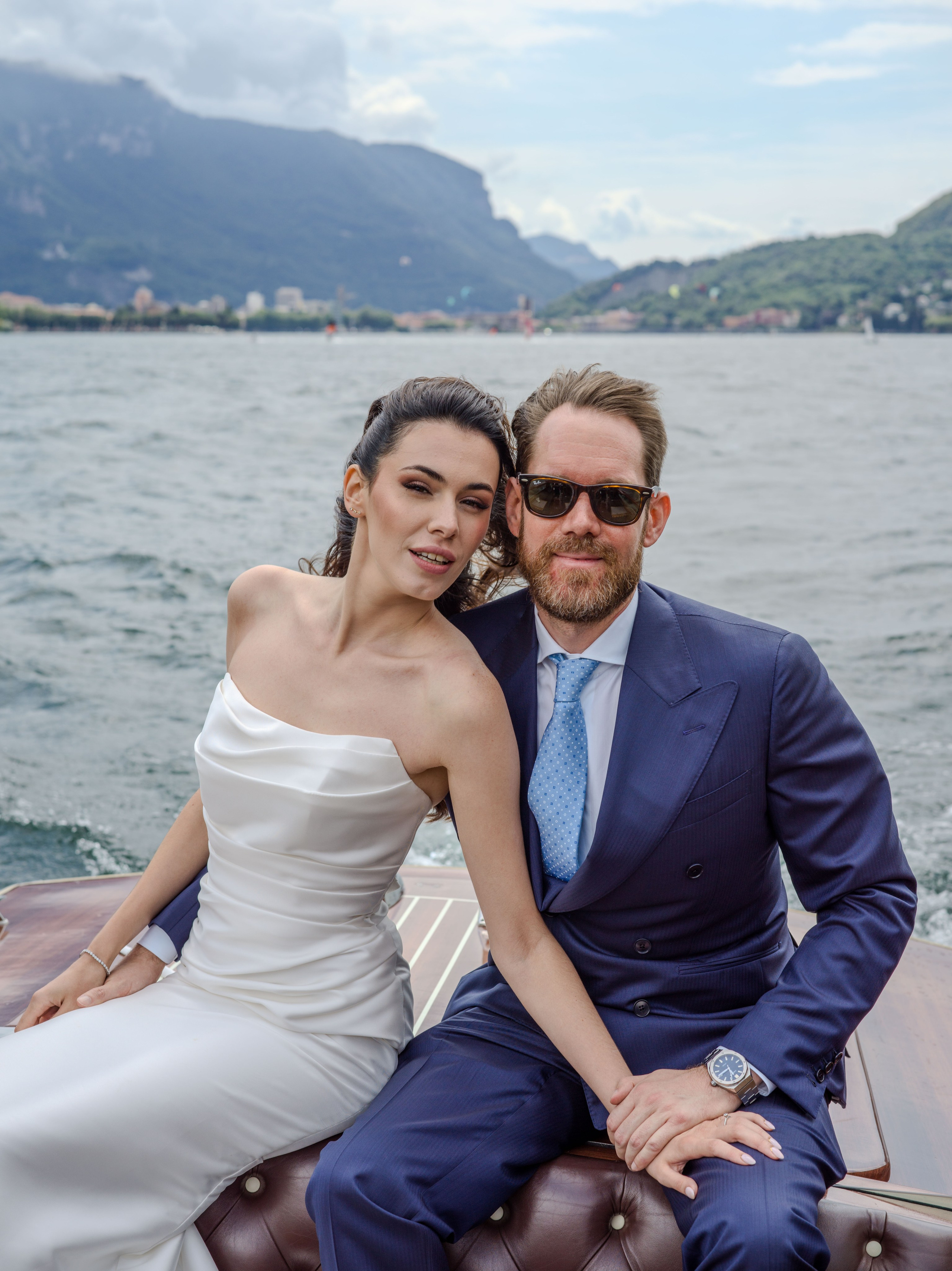 Фотопрогулка по водам Комо на роскошной лодке