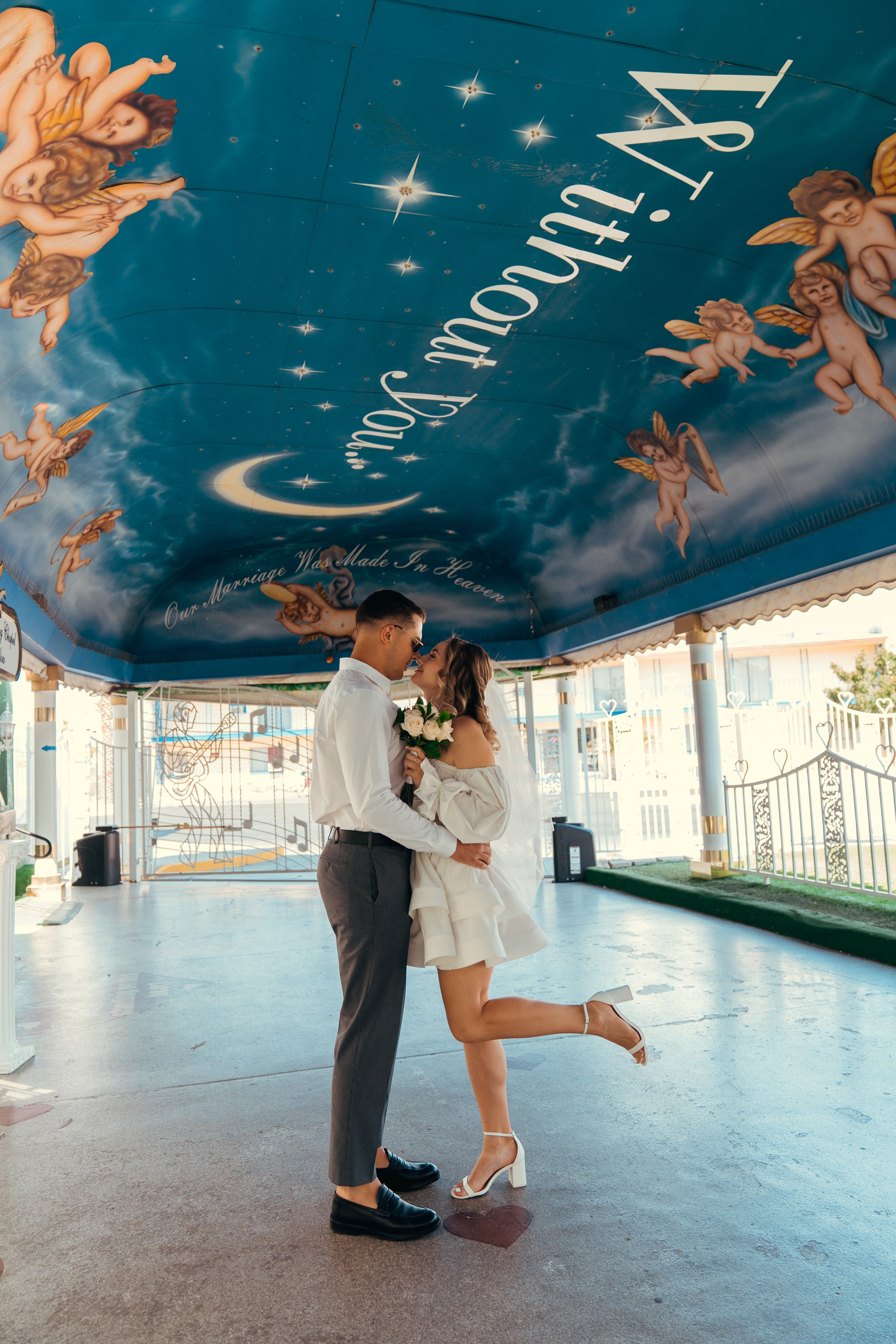 Iryna&Roman. Wedding & elopement photographer Viktoriya Kravtsov. Las Vegas