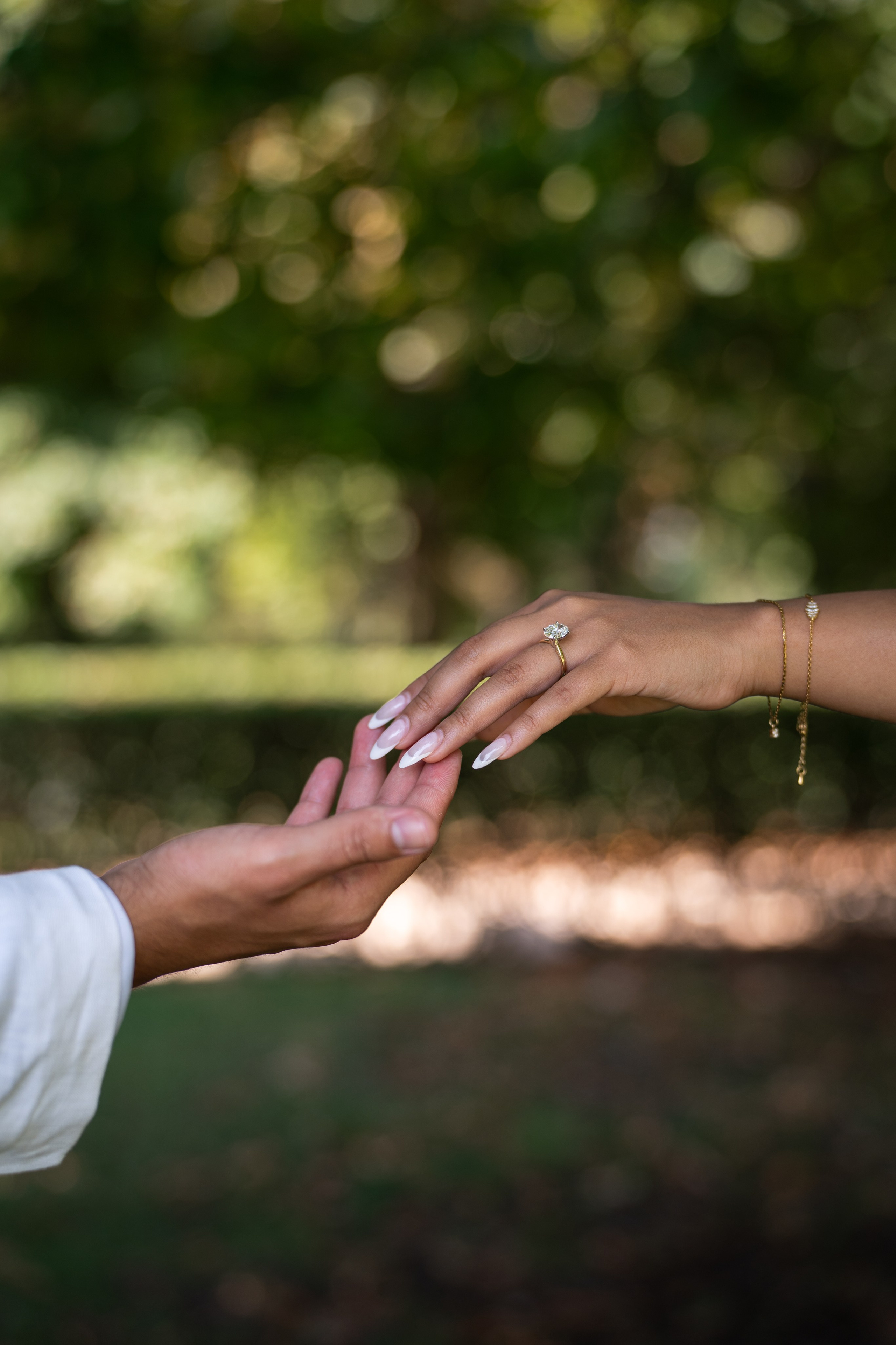 Romantic proposal in Retiro park. Photographer in Madrid, Spain. Alyona Belyaninova