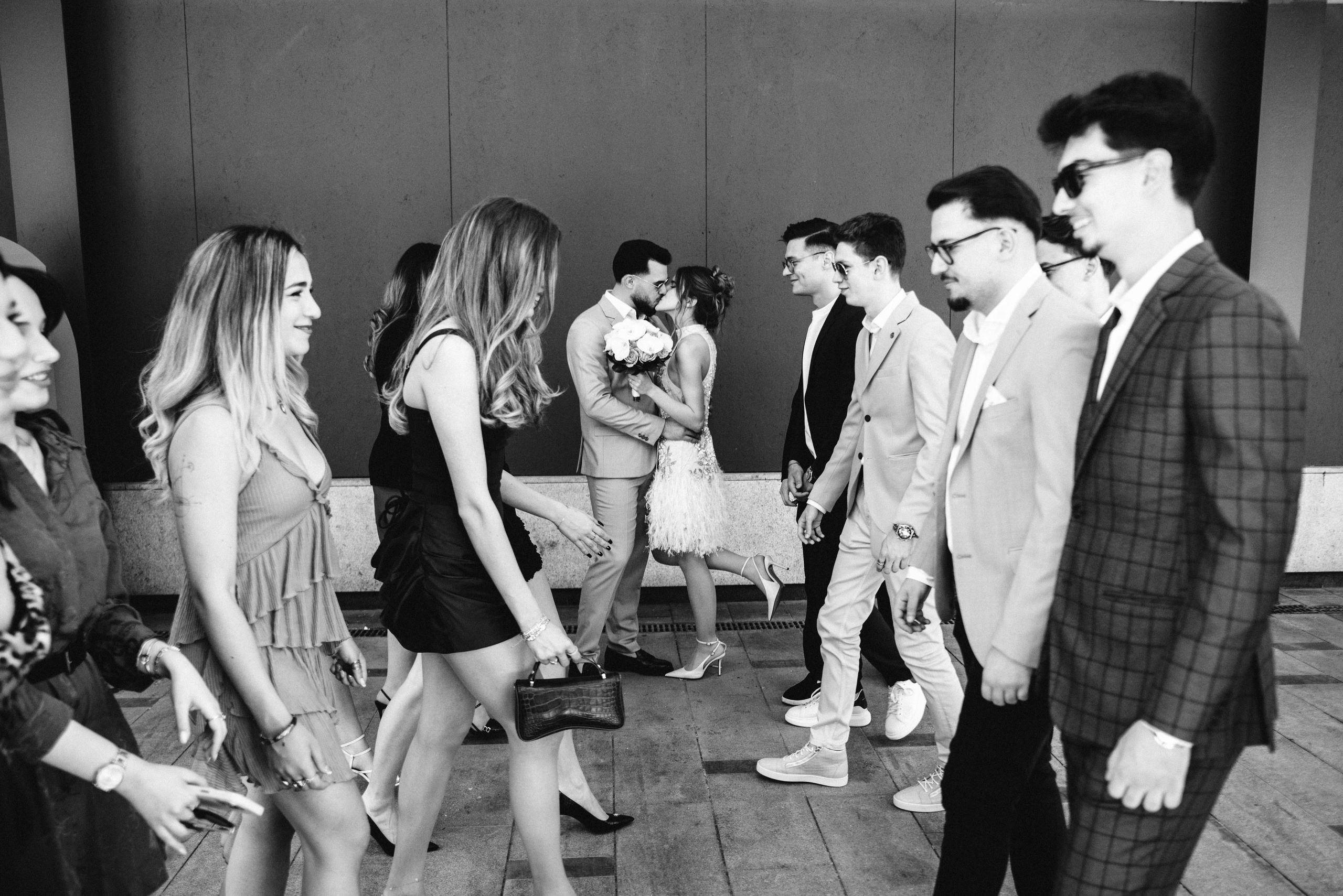 Cununie civilă piața Amzei. Wedding photographer from Bucharest Eugen Elisei