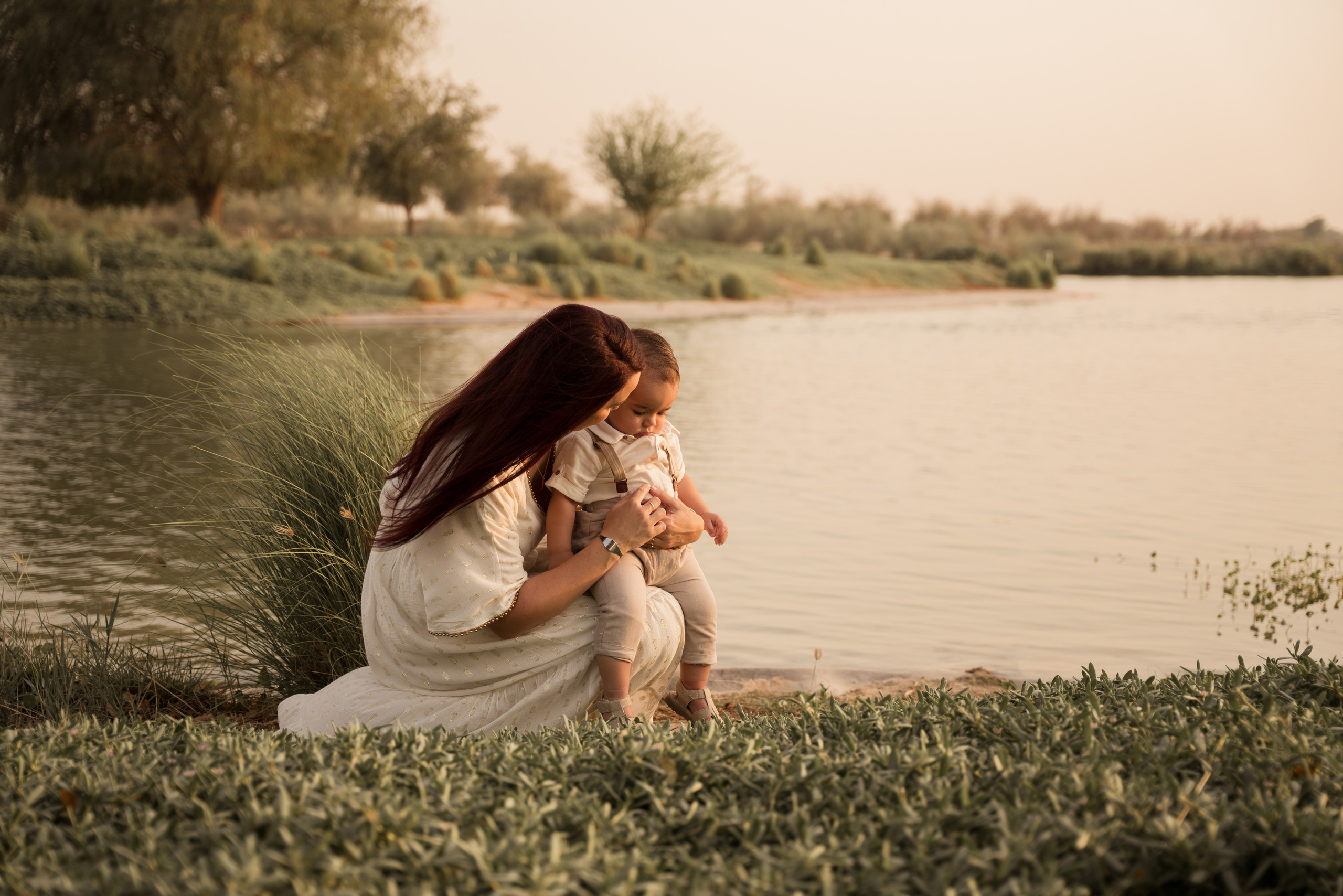 Cake by the Lake. Angela Iakovleva — Family Photographer in Dubai