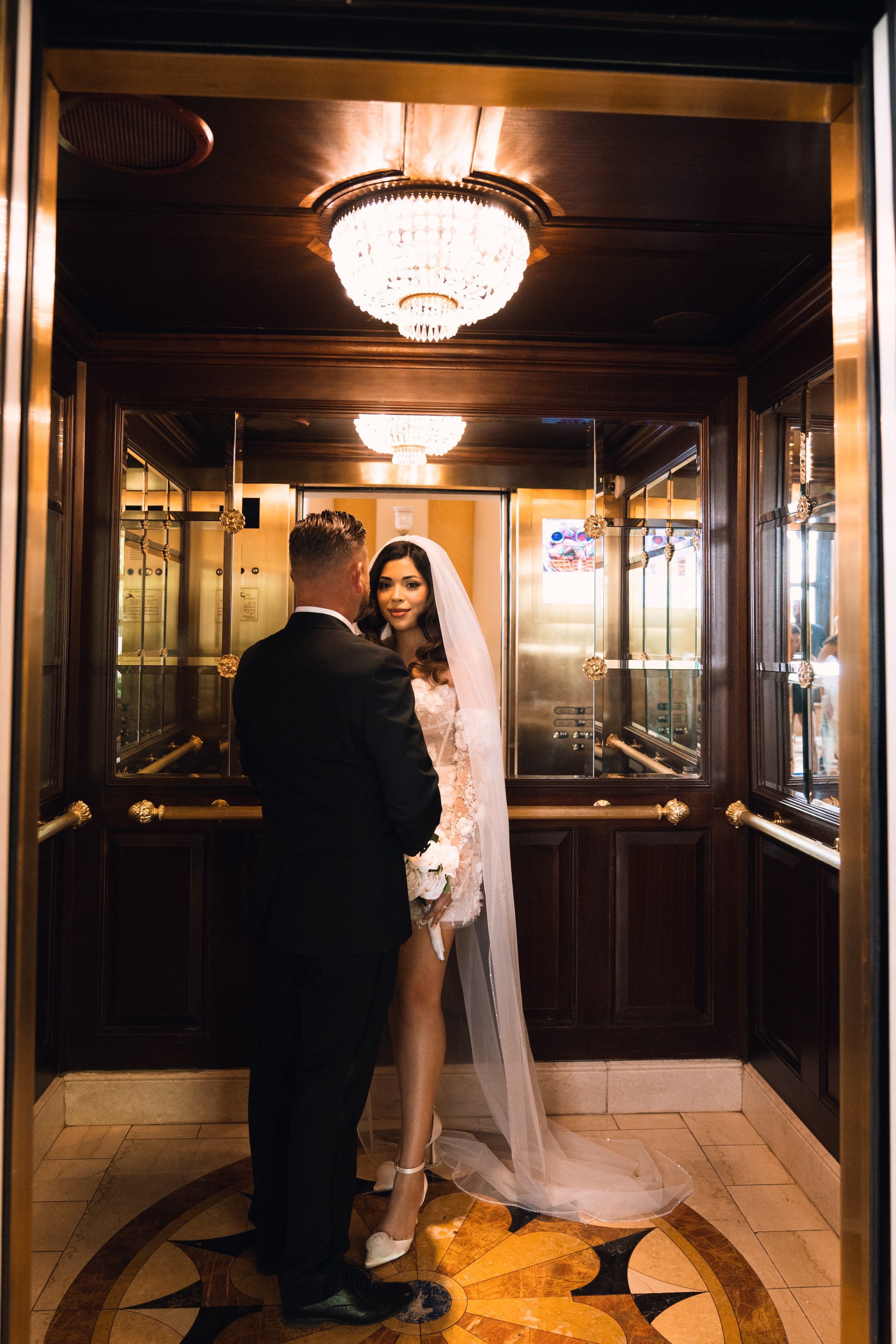 Sara&John. Wedding & elopement photographer Viktoriya Kravtsov. Las Vegas