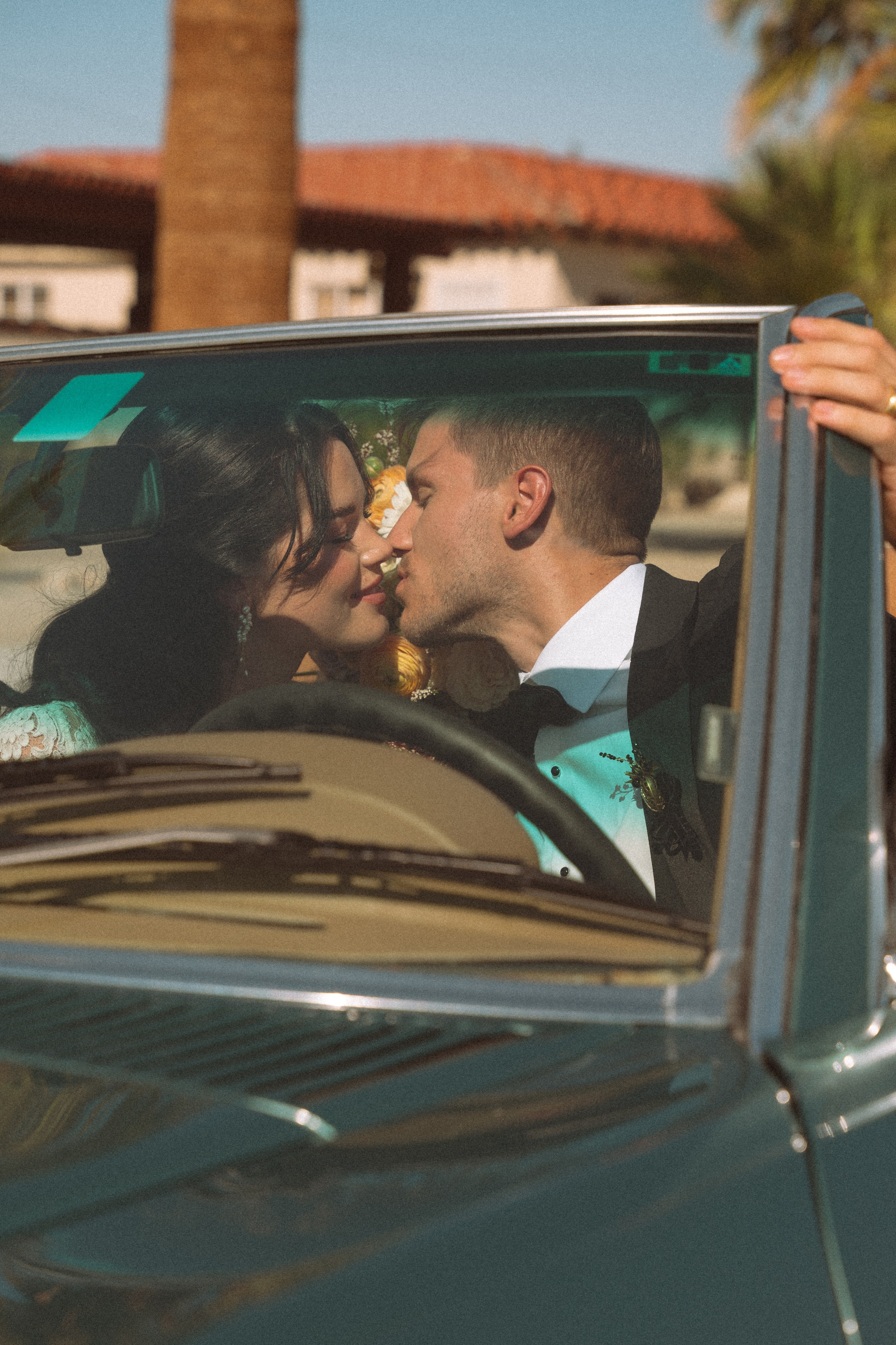 Joshua Tree wedding. Joshua tree elopement. Wedding for 2. Wedding photographer Joshua Tree. Elopement photographer in Joshua Tree. Couples photographer in Joshua Tree. Elopement in Joshua Tree