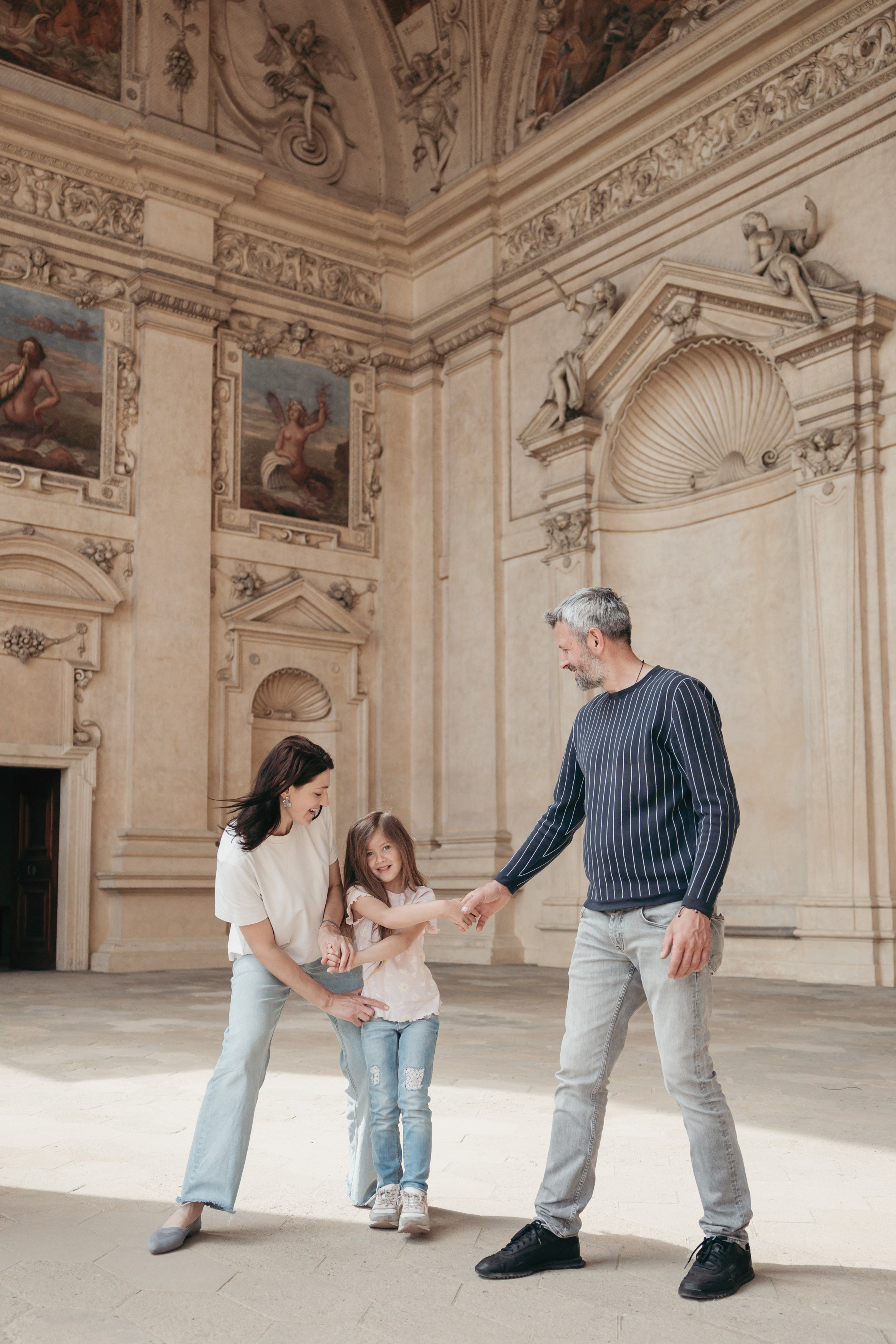 Prague Weekend — May 2026. Rodinná, těhotenská, newborn a lifestyle fotografka v Písku Oxana Telupilova
