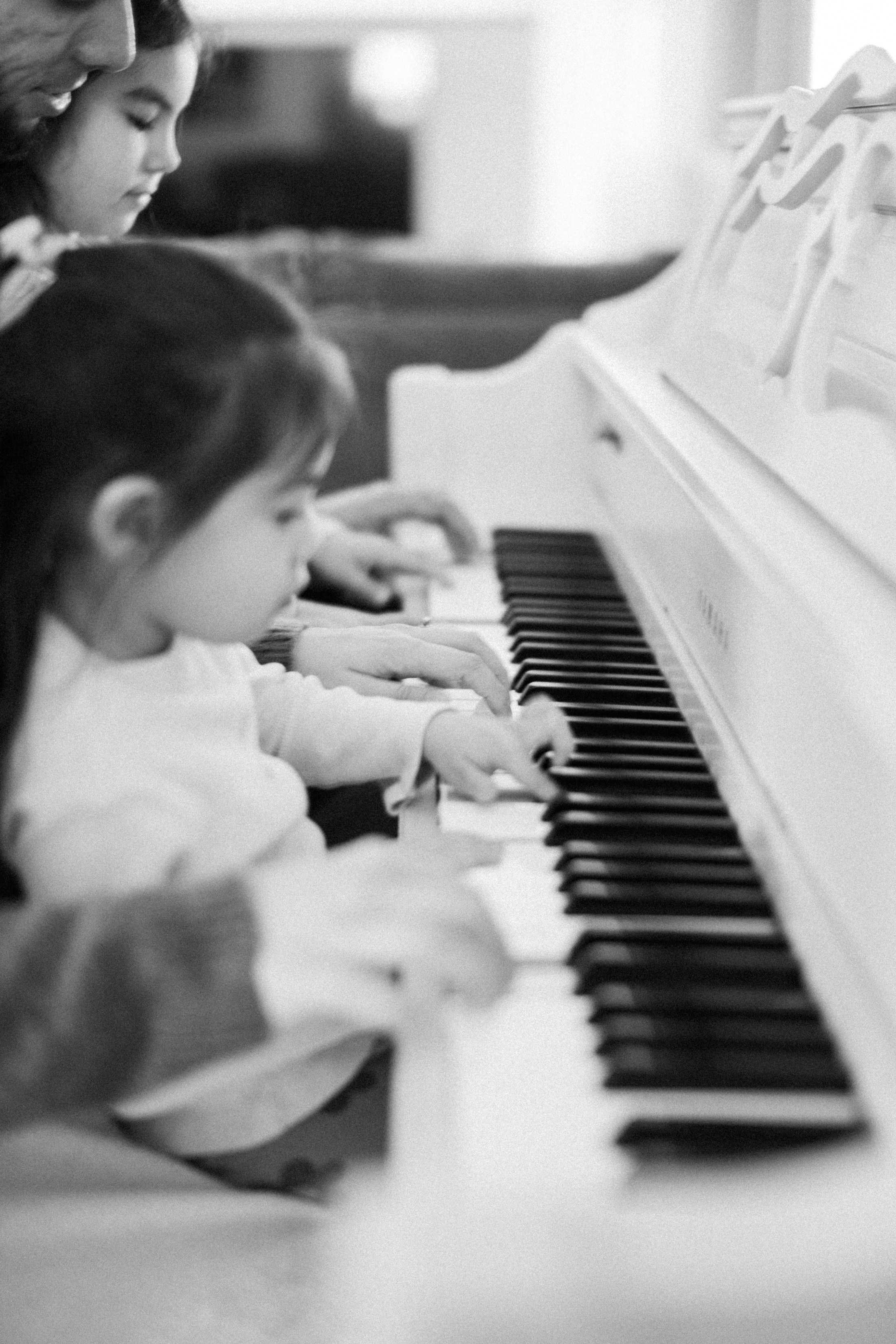 Shirin & her family. Wedding & elopement photographer Viktoriya Kravtsov. Las Vegas