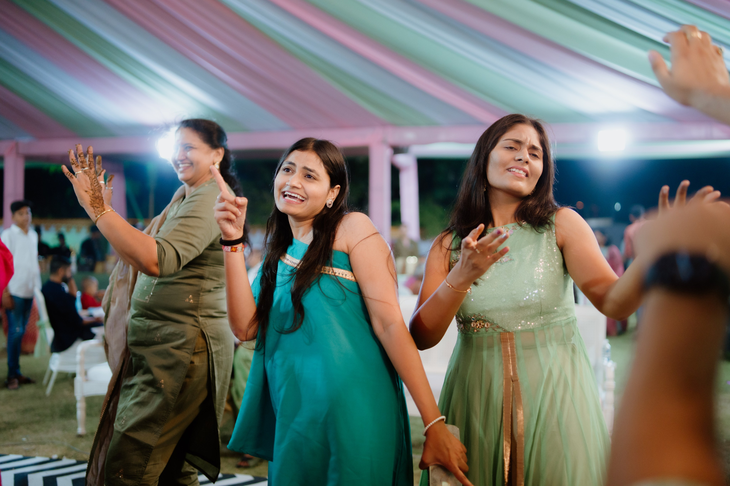 WEDDINGS. Love Emotions Weddings