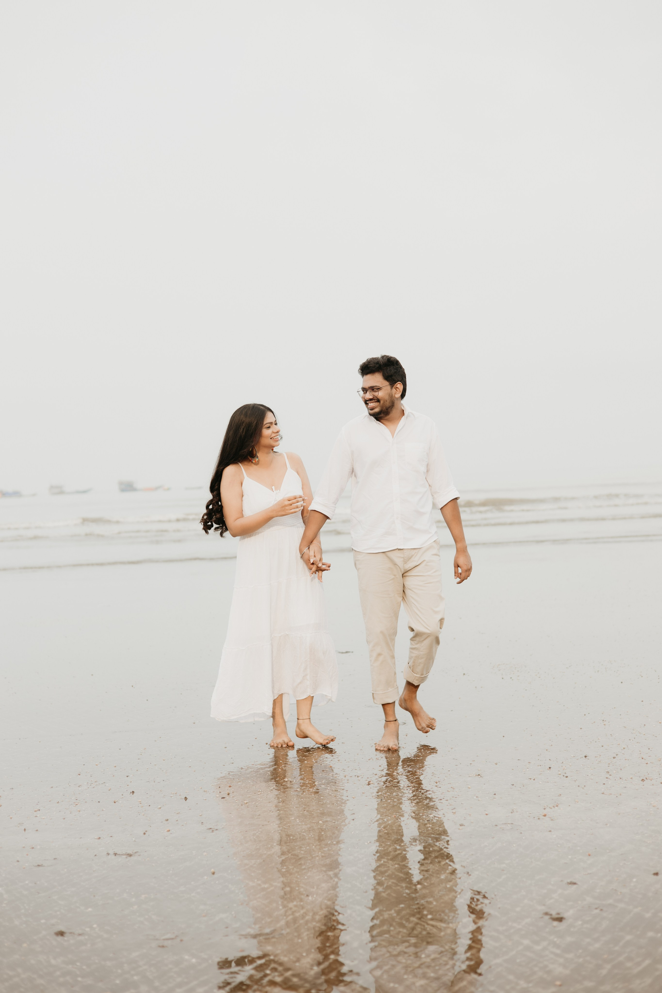 COUPLE SESSIONS. Love Emotions Weddings