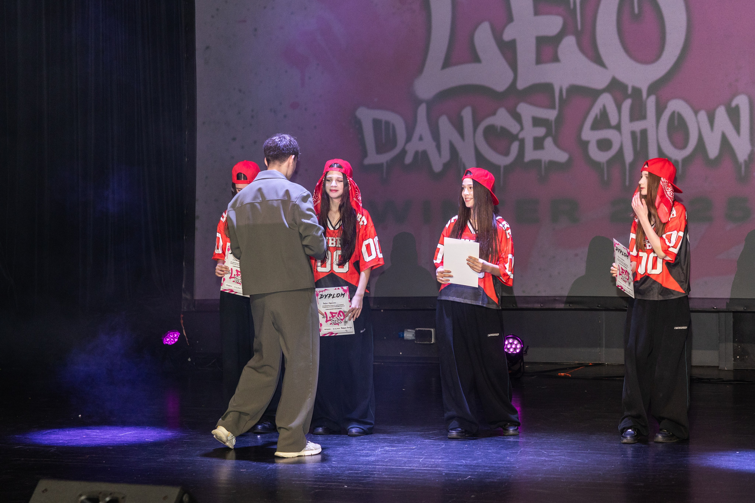 LEO DANCE SHOW WINTER 2025. Семейный и детский фотограф в Варшаве Мила Бобровская