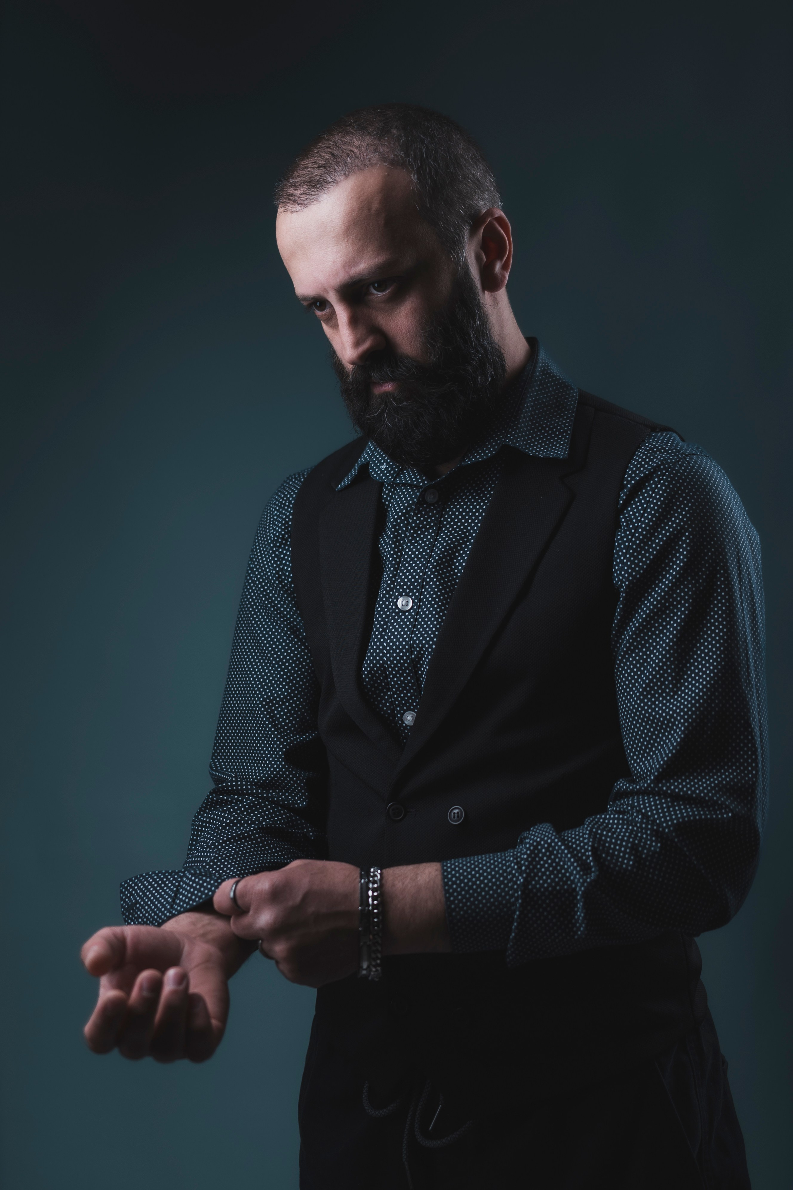 სტუდიური და გარე ფოტოსესიები. Clapp Studio