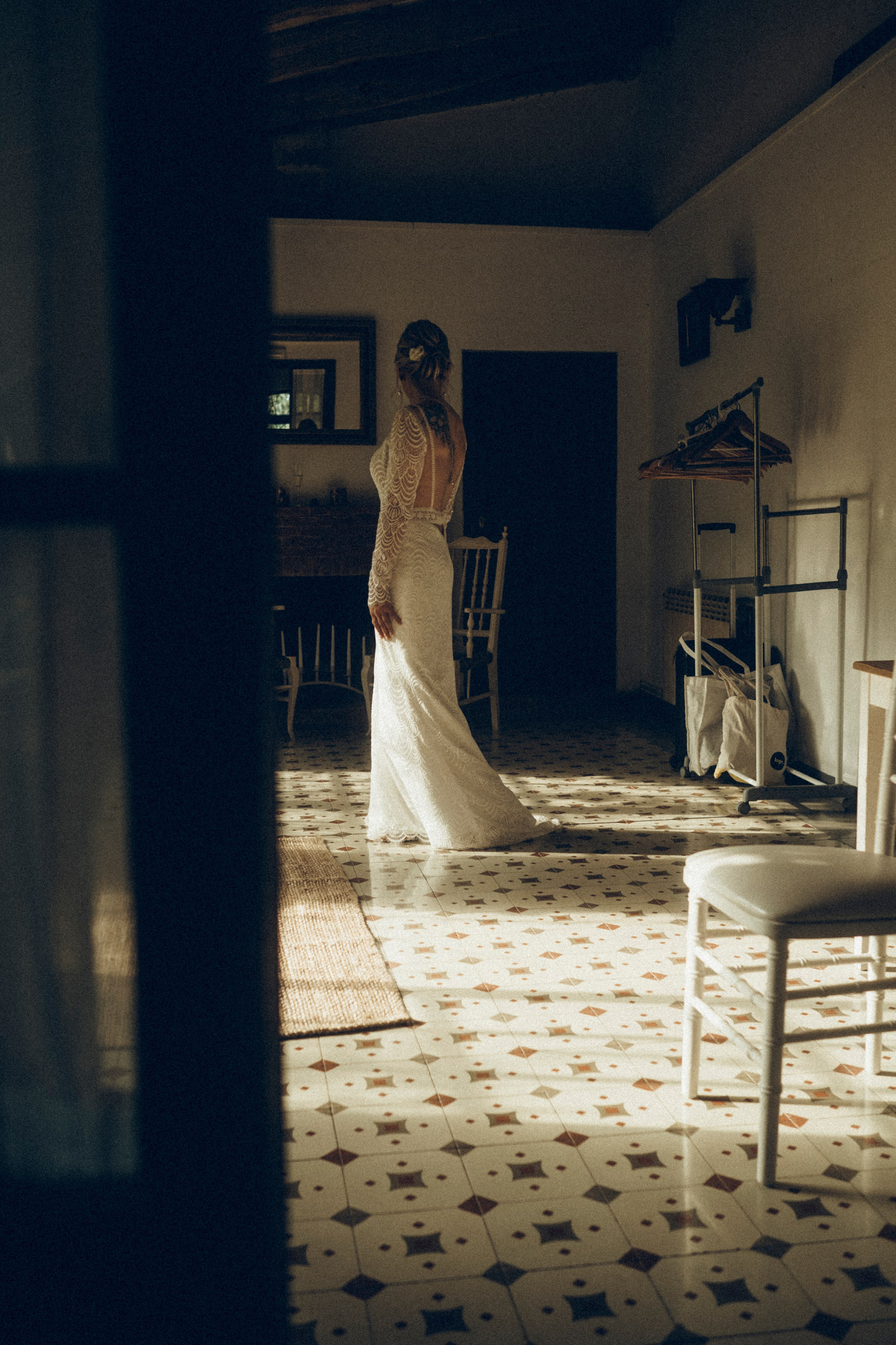 Nadezhda & Dmitry. Masia Mas Coll. Paola wedding photographer / videographer in Barcelona