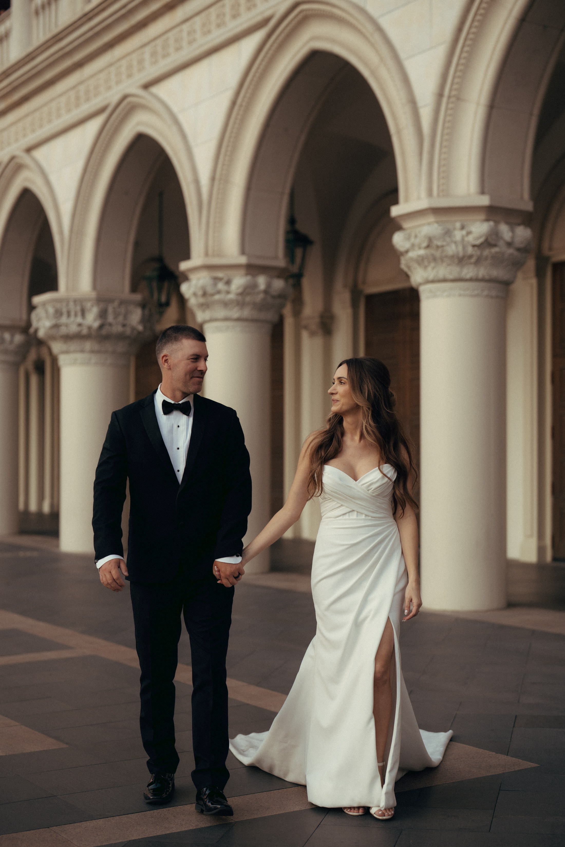 L&C. Wedding & elopement photographer Viktoriya Kravtsov. Las Vegas