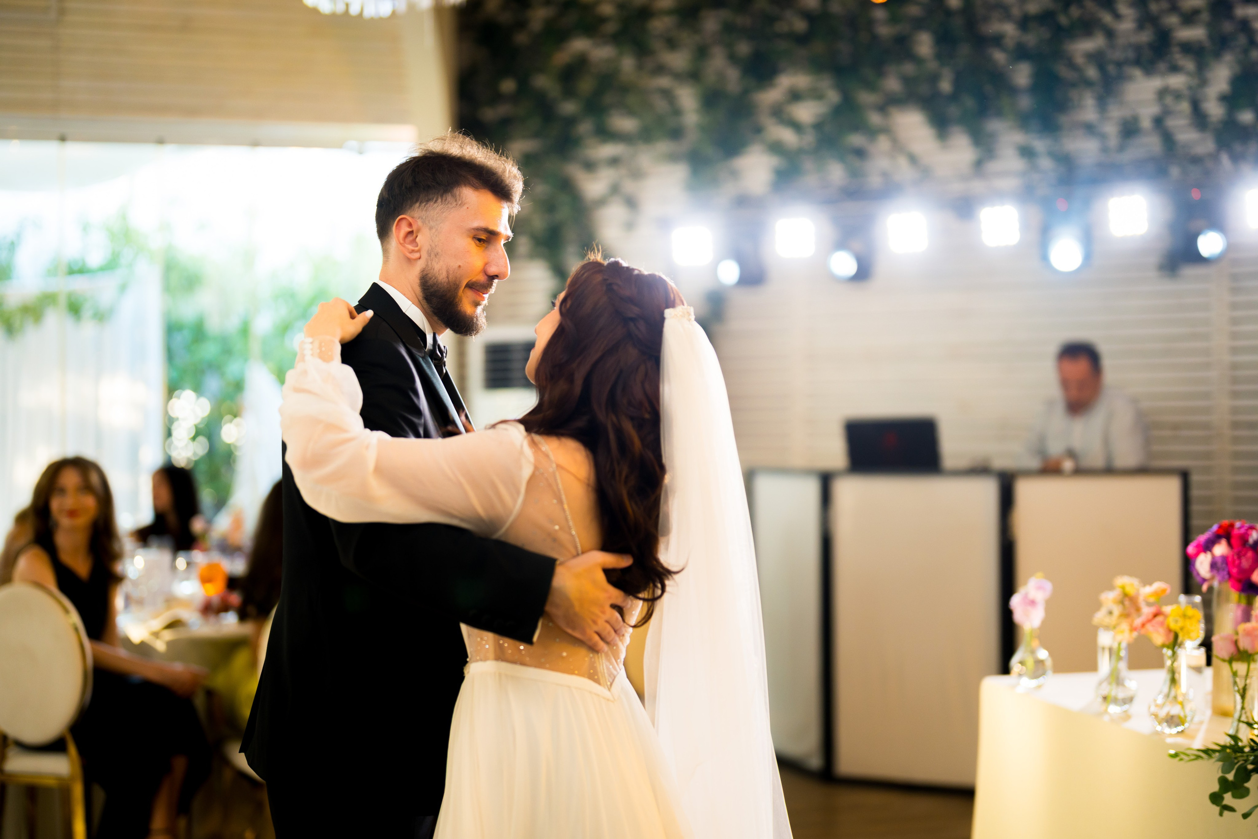 PARTY. Gabriel Florea — Fotograf nuntă București