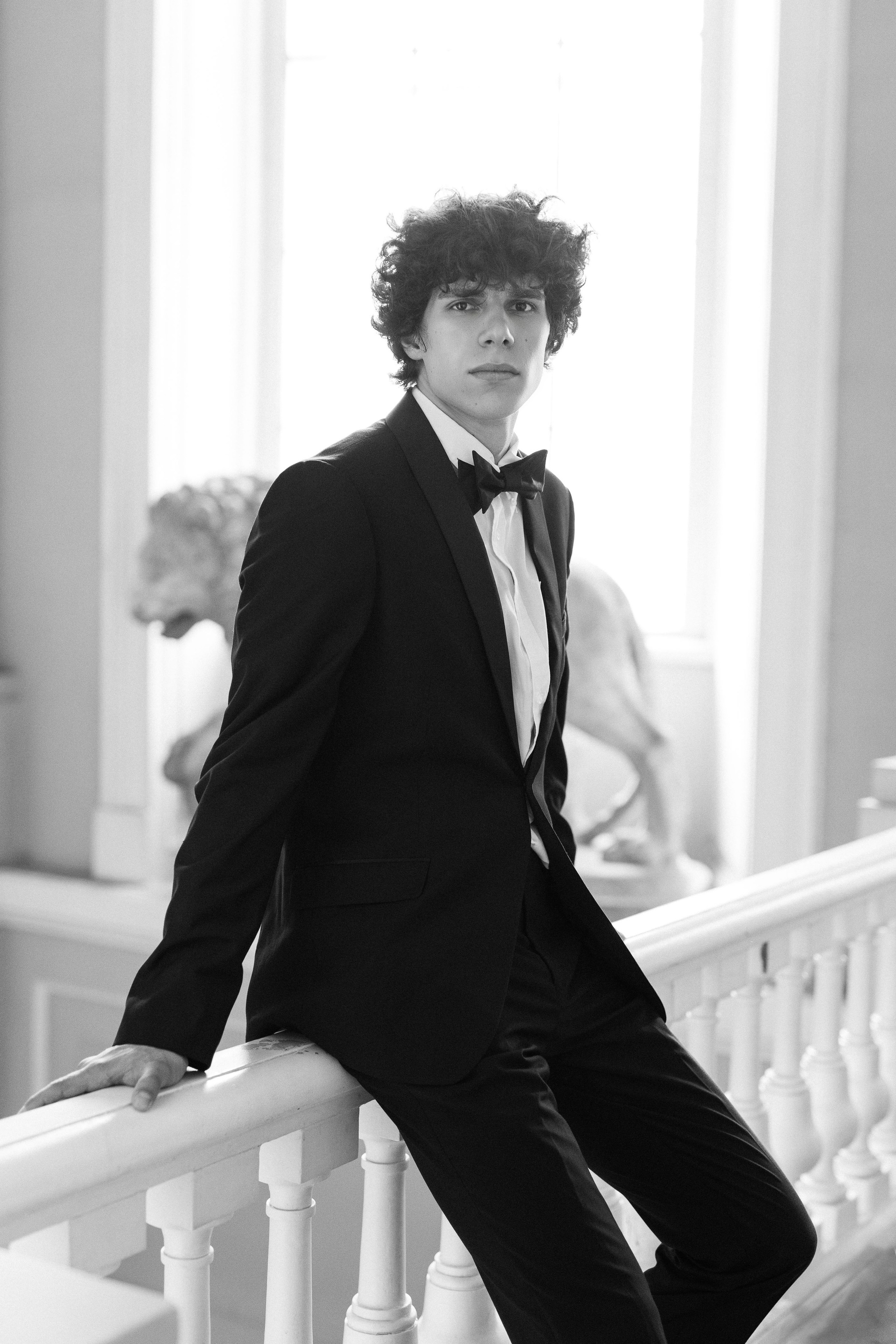 Museum elopement. Photographer Anna Curly | Weddings and Events in Dubai