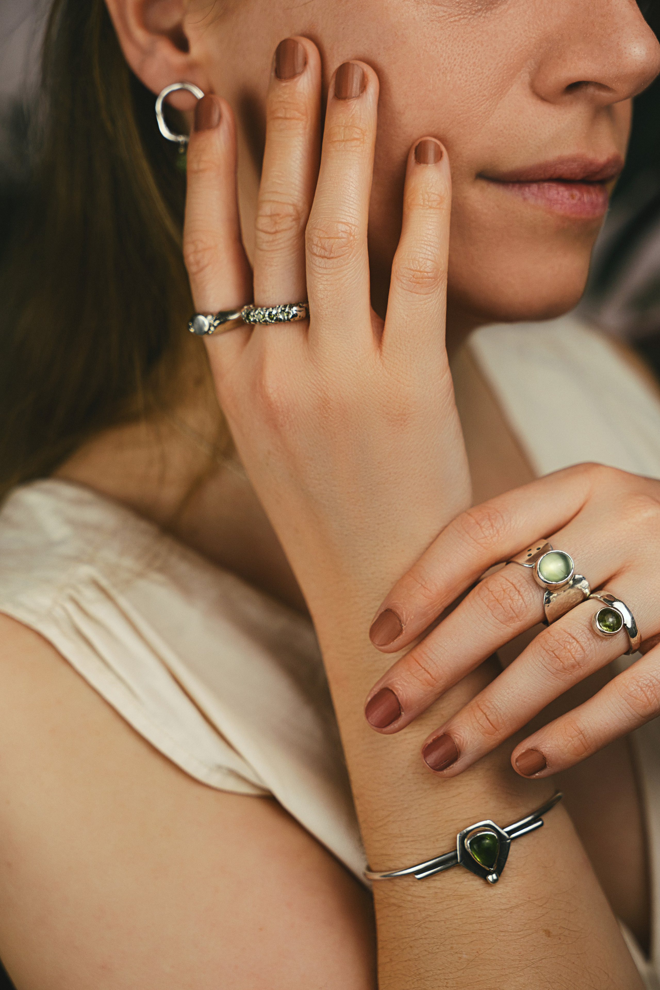 Fotografía de joyas en barcelona. Creador de contenido visual en Barcelona | Dima Kit