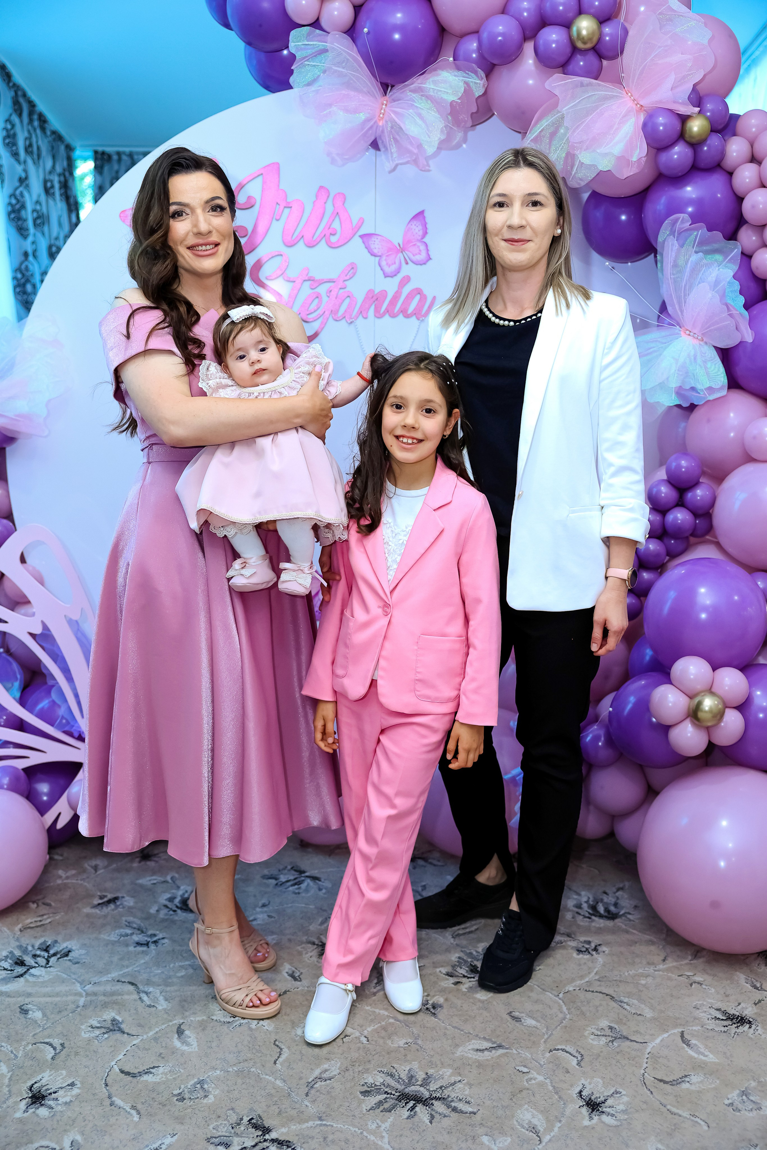 Iris Stefania. Moments By Gub