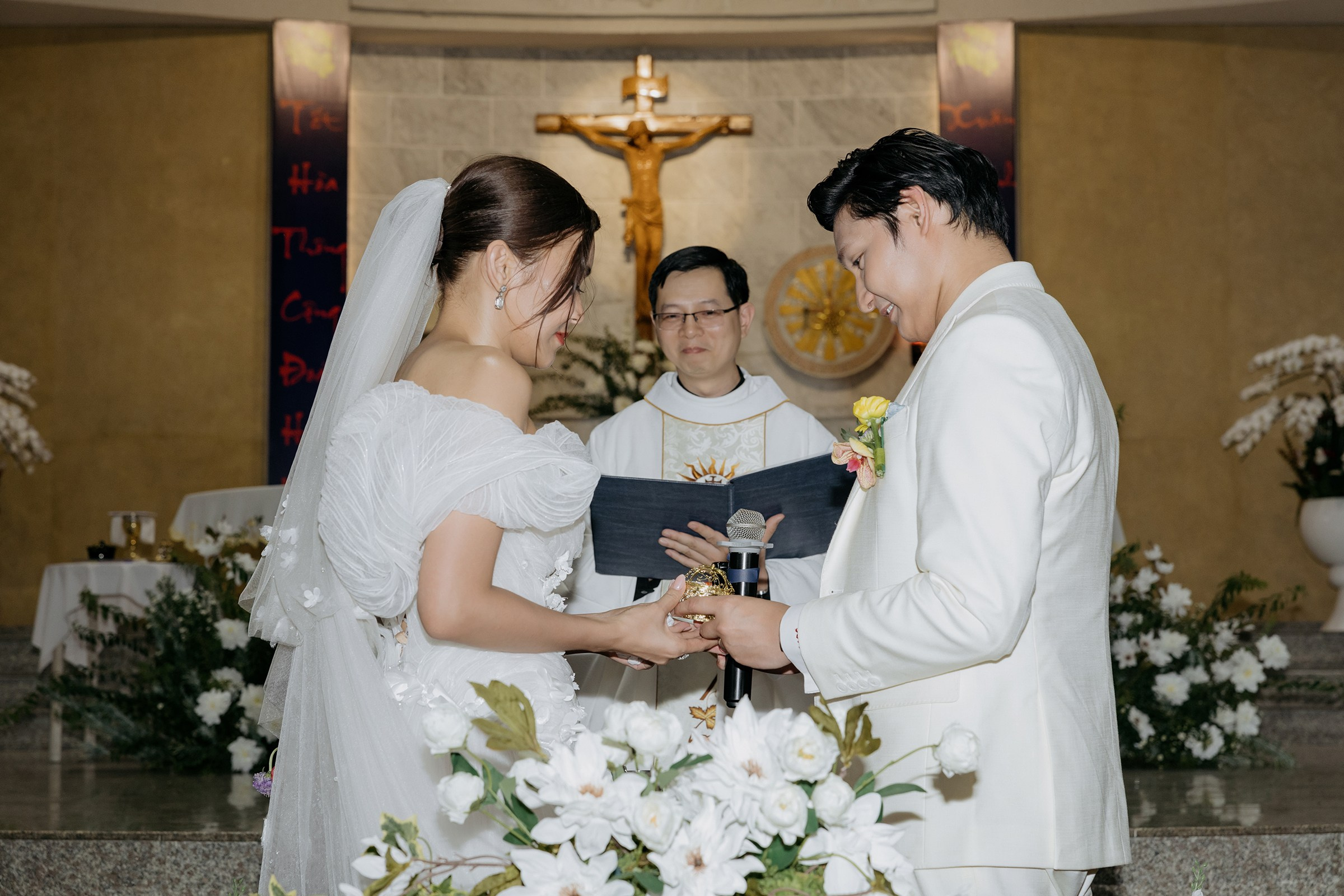 Church Wedding / Nica & Xavier. Nhiếp ảnh gia đám cưới hàng đầu tại Thành Phố Hồ Chí Minh