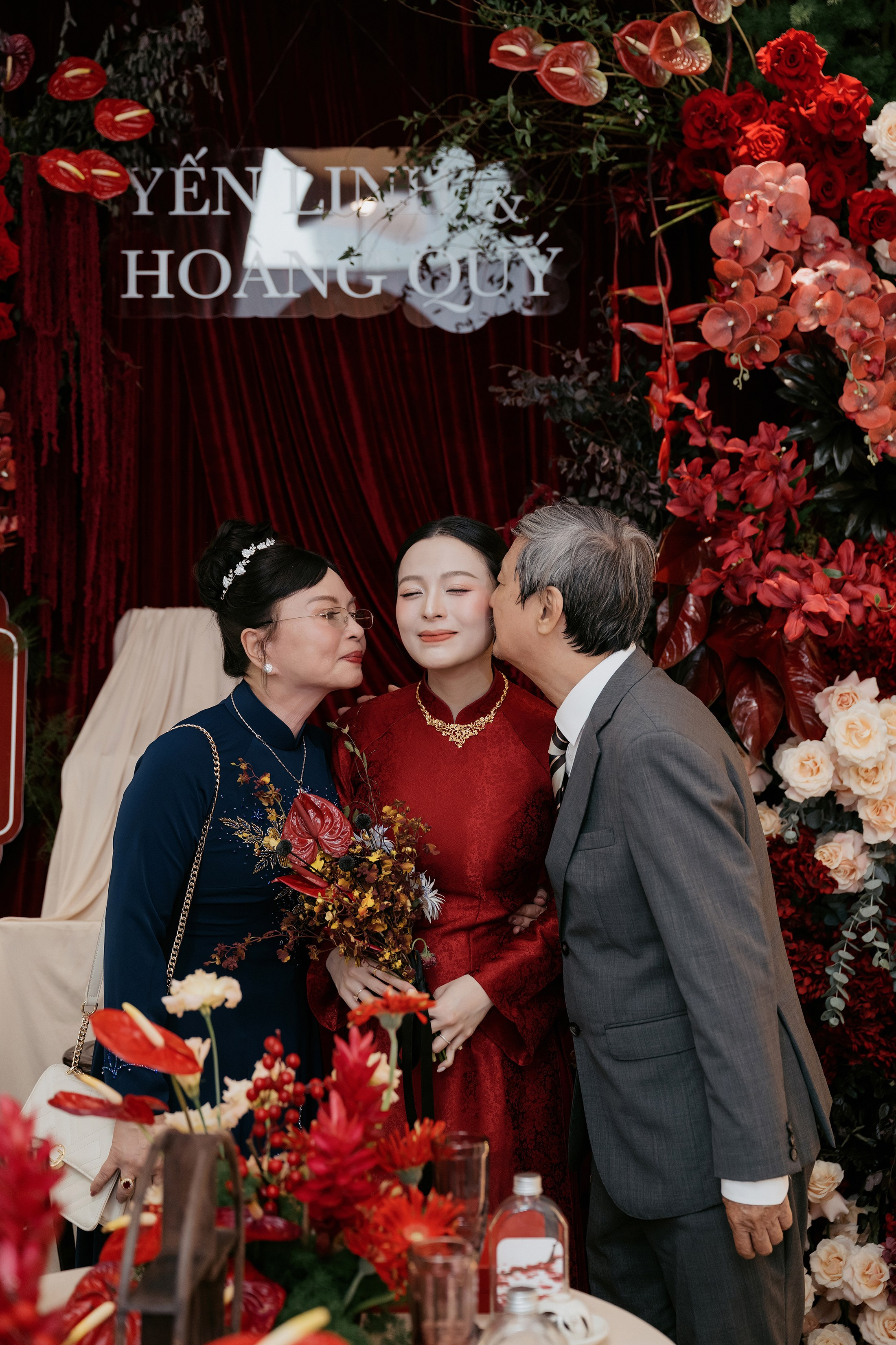 YEN LINH & HOANG QUY / Wedding Ceremony. Nhiếp ảnh gia đám cưới hàng đầu tại Thành Phố Hồ Chí Minh
