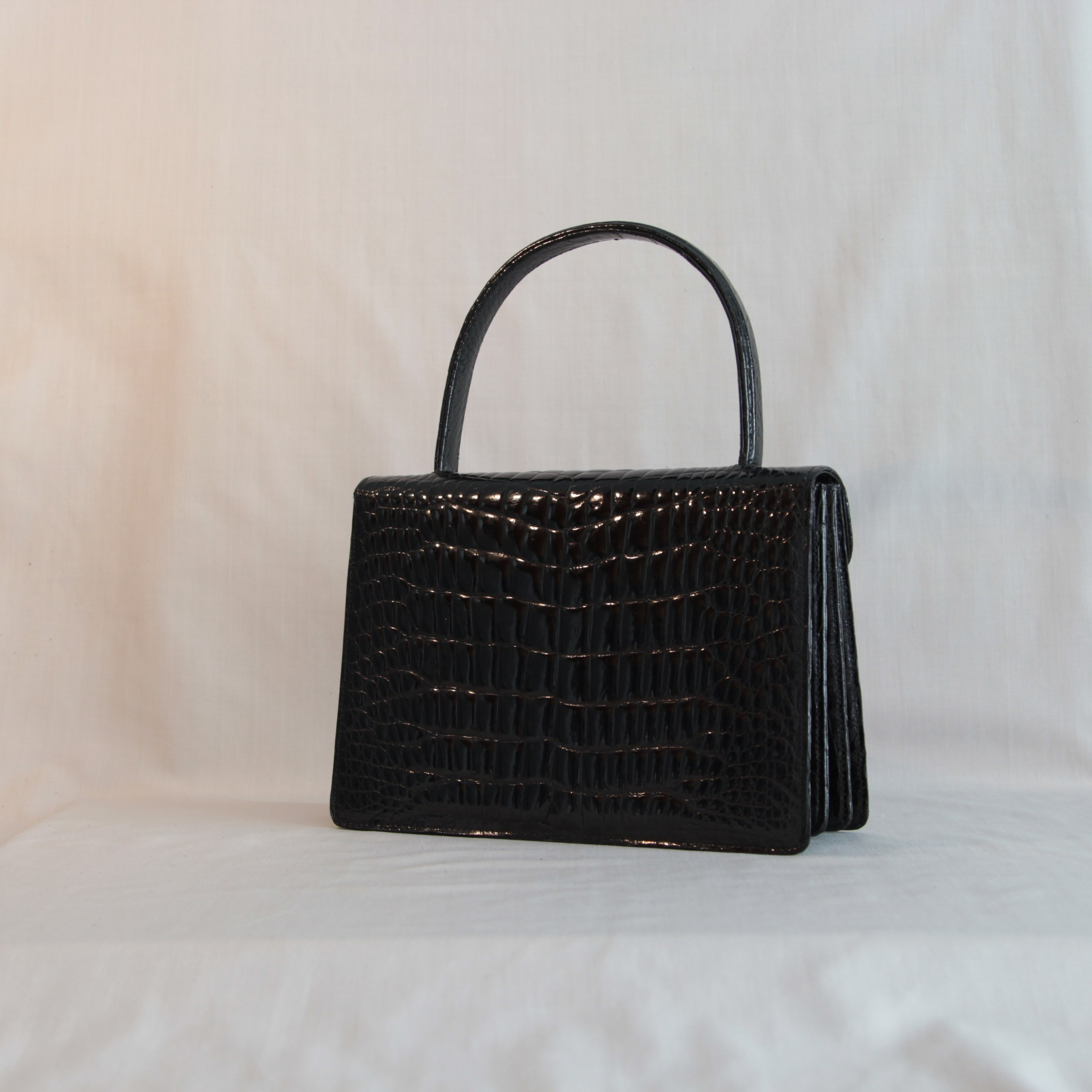 Bag10. Современнные и актикварные украшения в Барселоне, Москве и Санкт-Петербурге