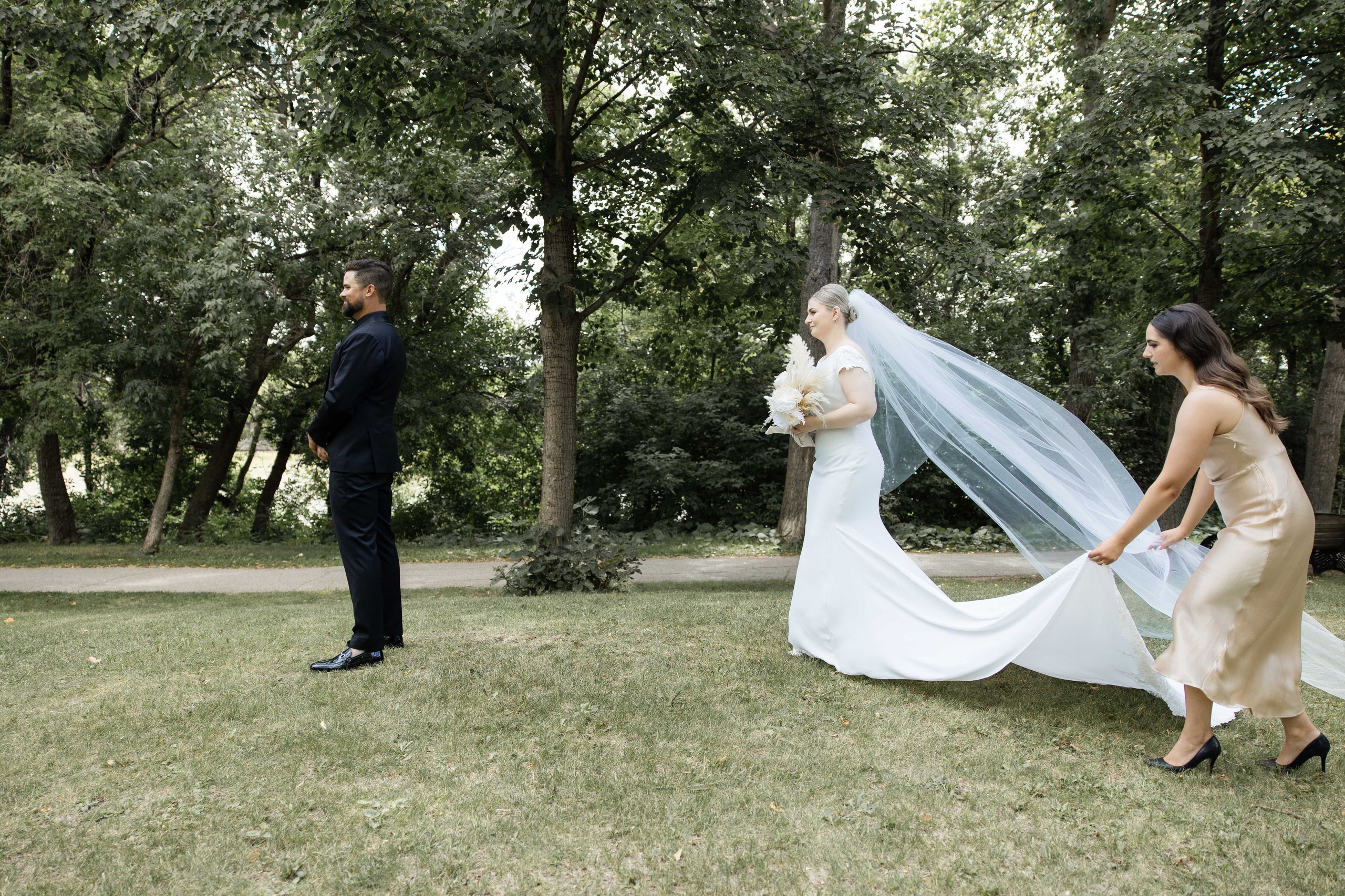 Khrystyna & Zachary (Winnipeg Art Gallery). Wedding Photographer in Winnipeg — Cinematic & Timeless by Vitiuk Photography
