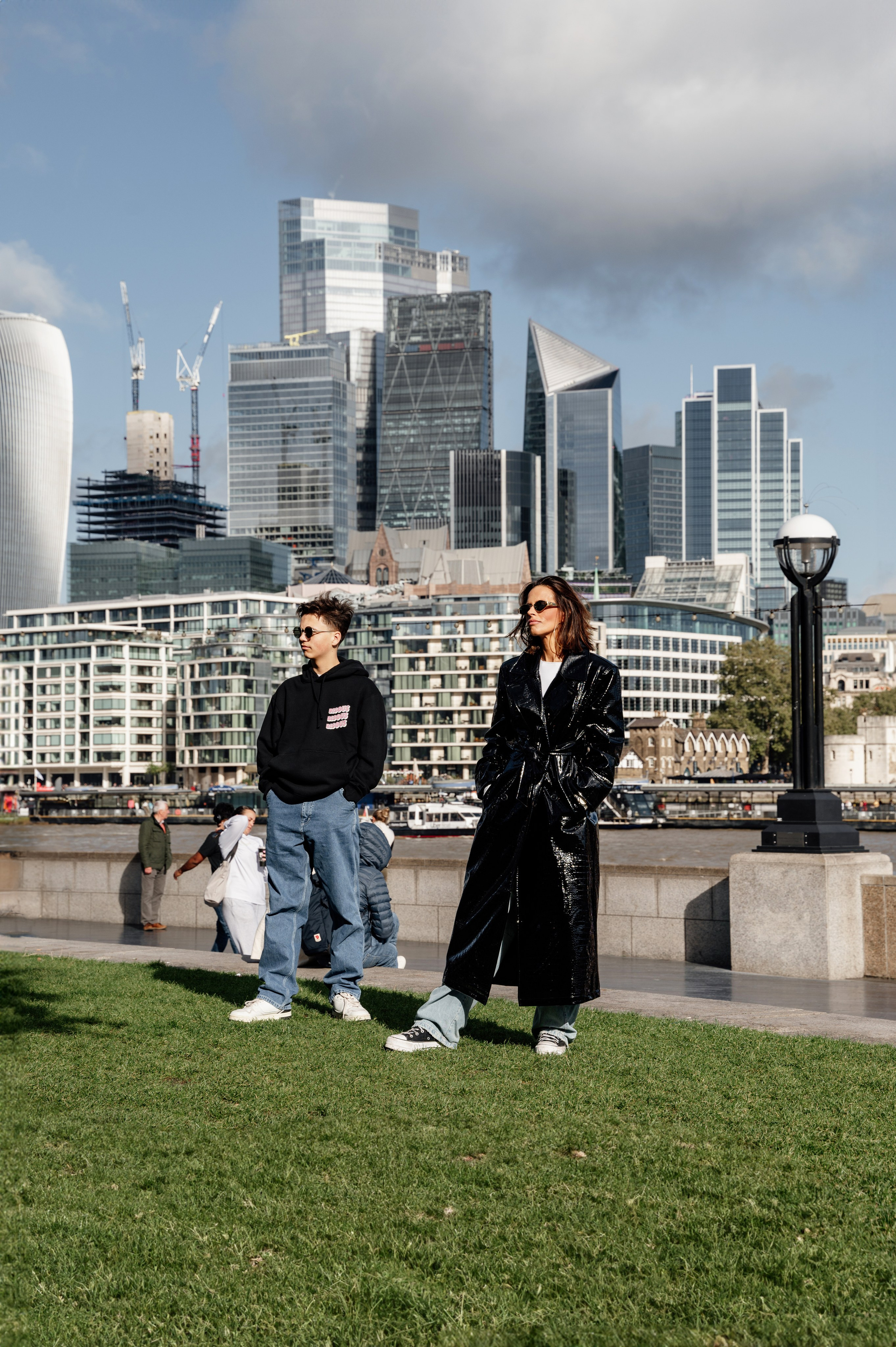 Tower Bridge+Westminster Carmela with son. FAMILY AND WEDDING PHOTOGRAPHER IN LONDON MARINA RIVA