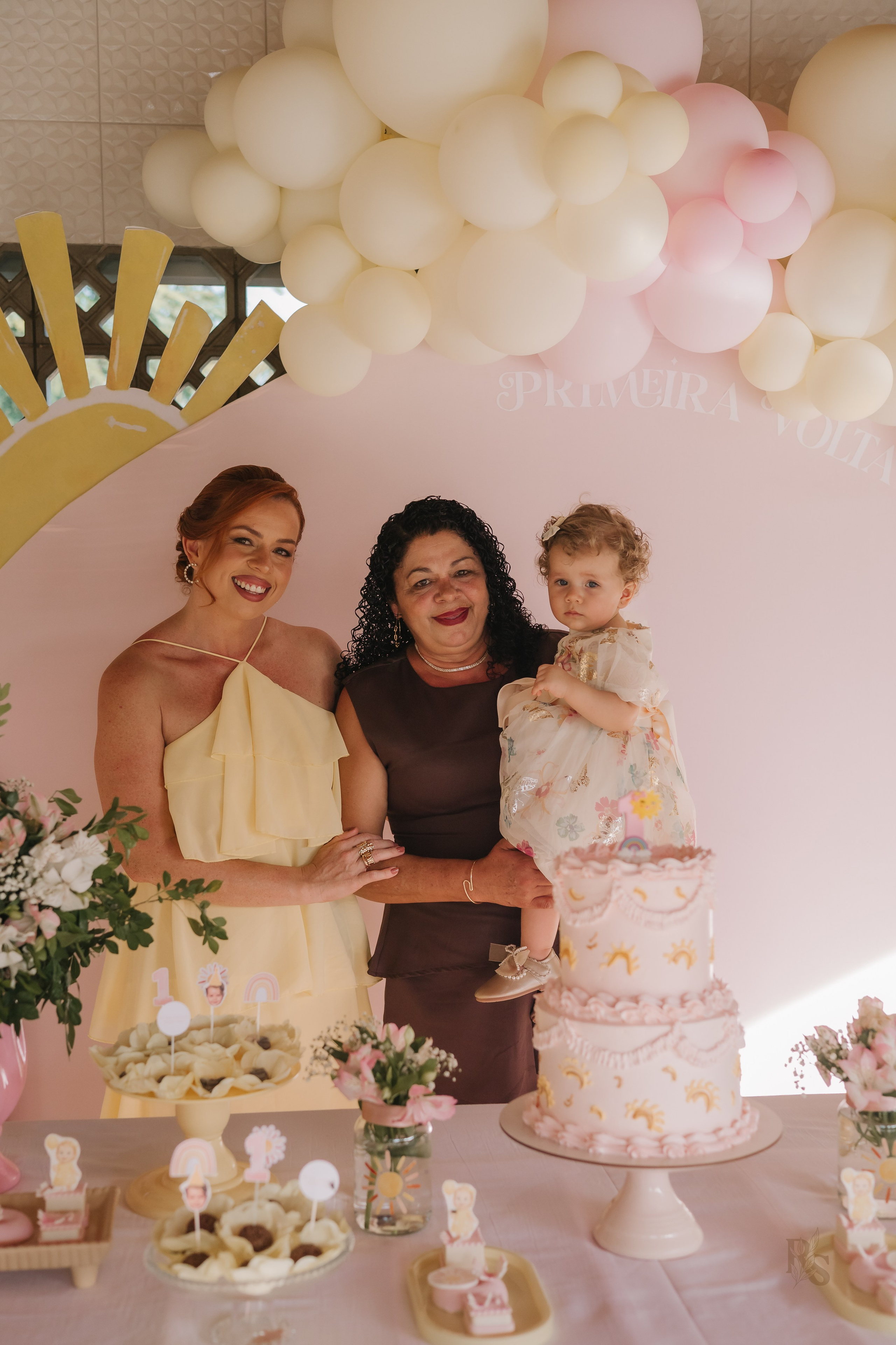 Aurora — 1 ano. Fotógrafo Richard Silvestre — Casamentos na Bahia