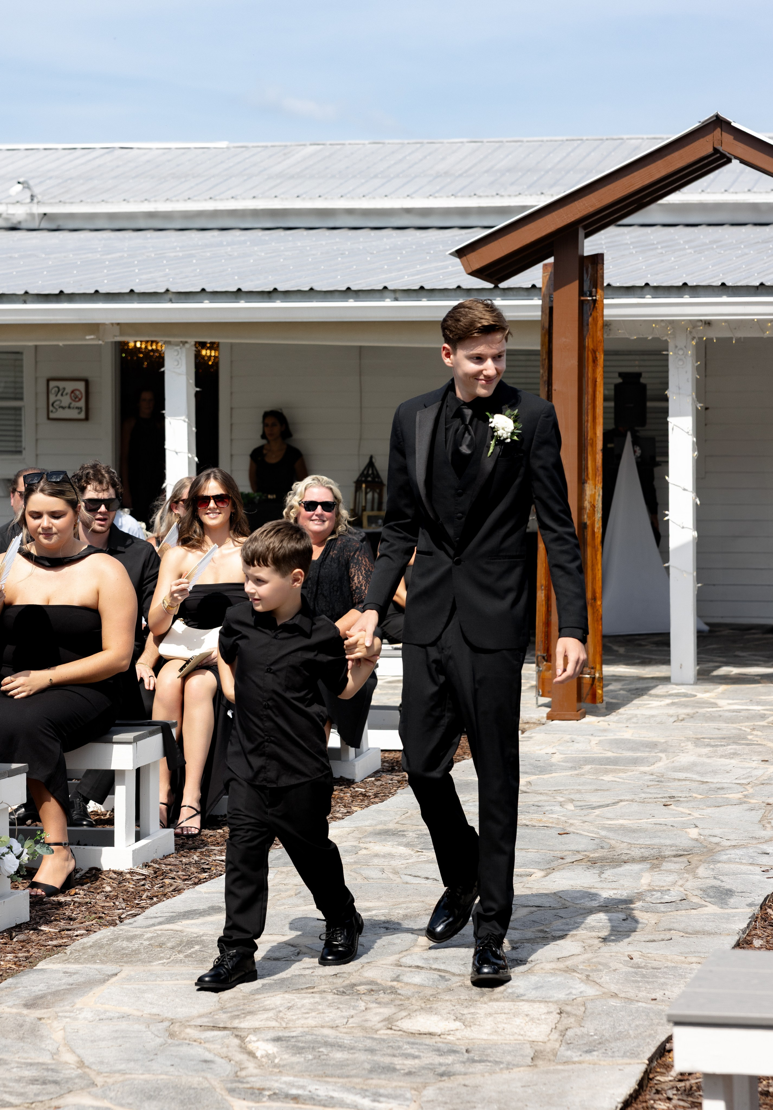 Alexsa and Robert. Ever After Farm Peach. Photographer Anastasia Nagibina