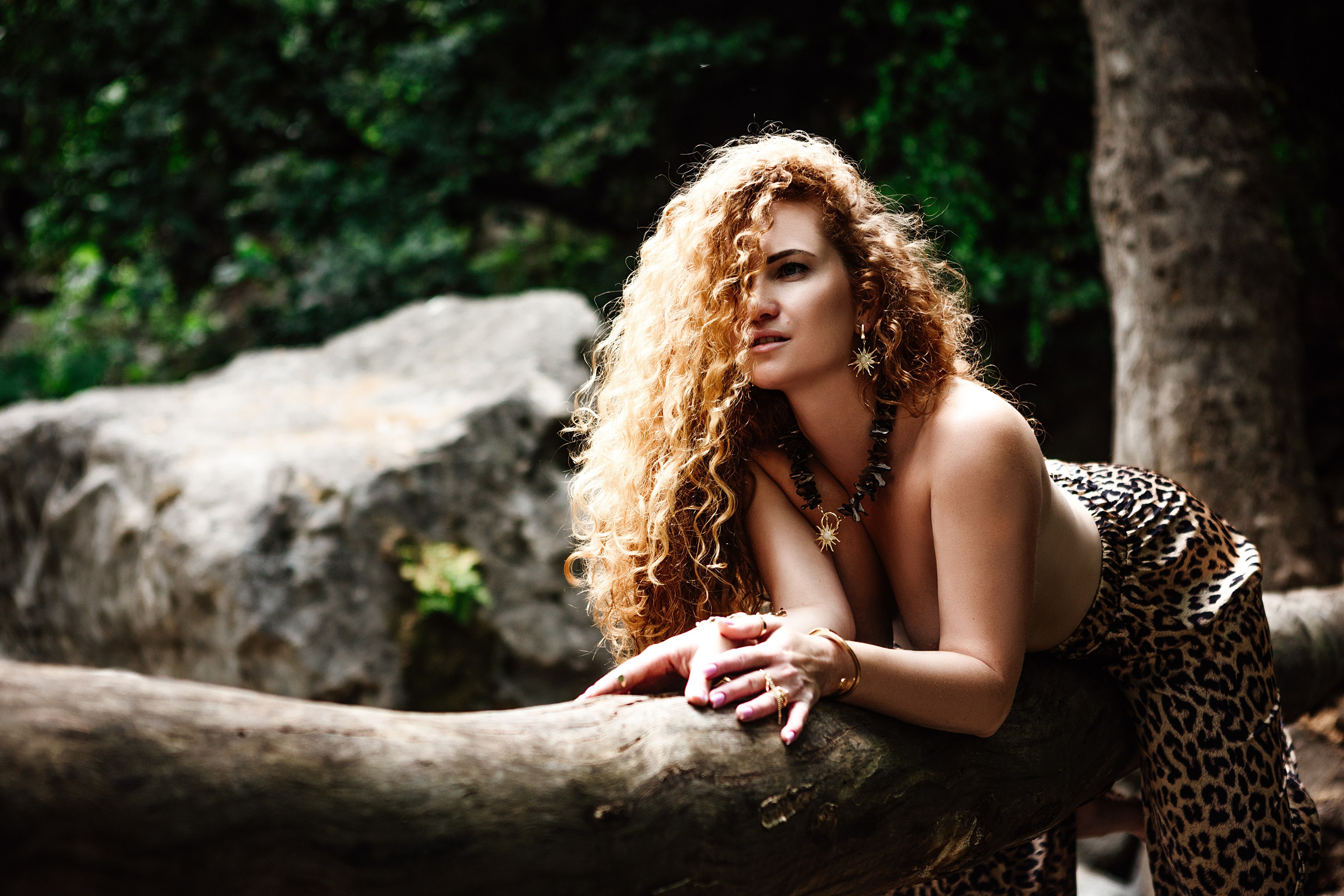 Пленер. Женский сексуальный фотограф в Анталии, Турции Надин Оздемир