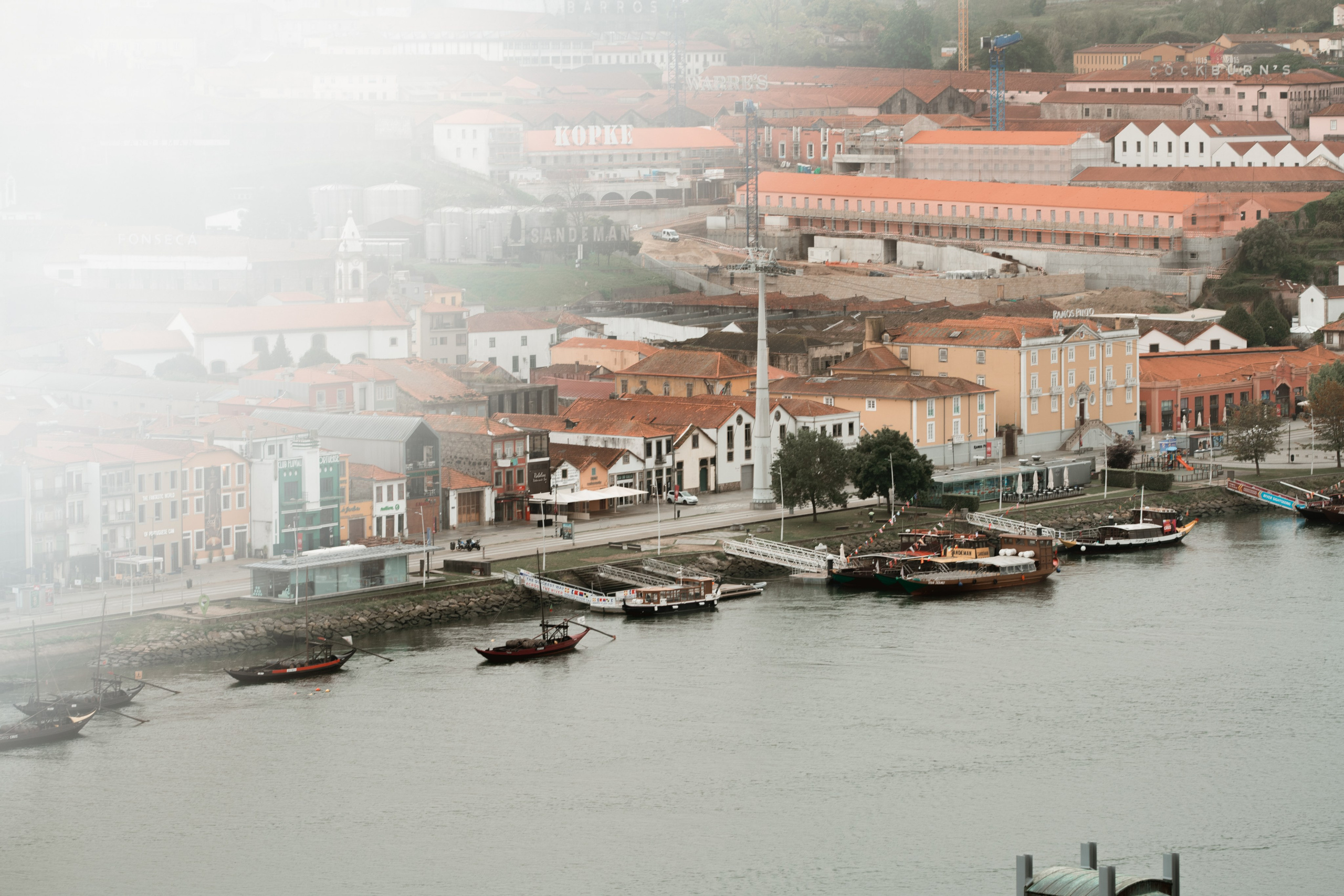 IRINA. FOZ. Anastasiia Antoniuk portrait, family and couple photographer, Portugal