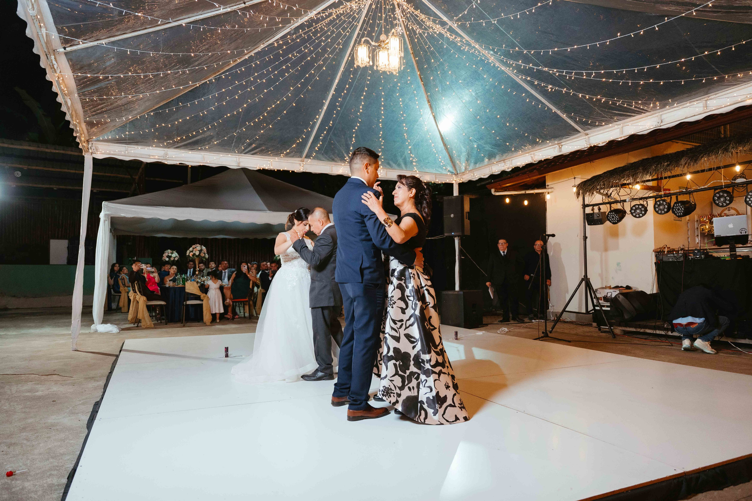 Jennifer y Vladimir. Fotógrafo de bodas en Loja Ecuador | Piero Alvarez PH