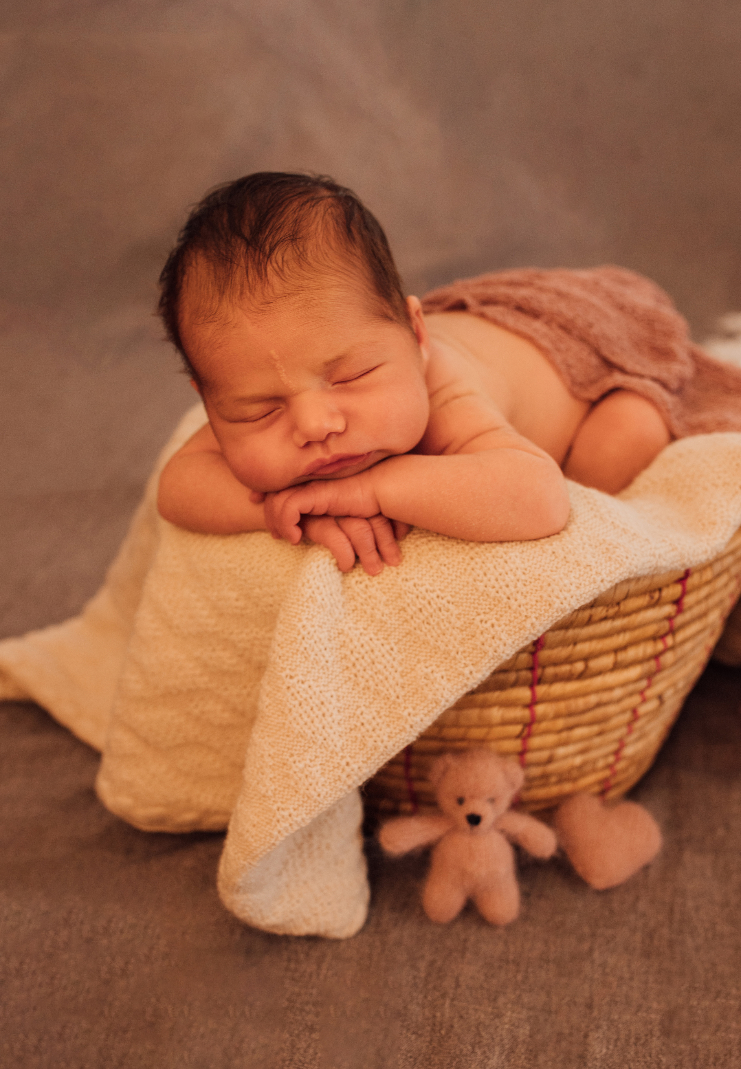 Sienna Newborn. Fotograf in Freiburg, Meerim Kaufmann