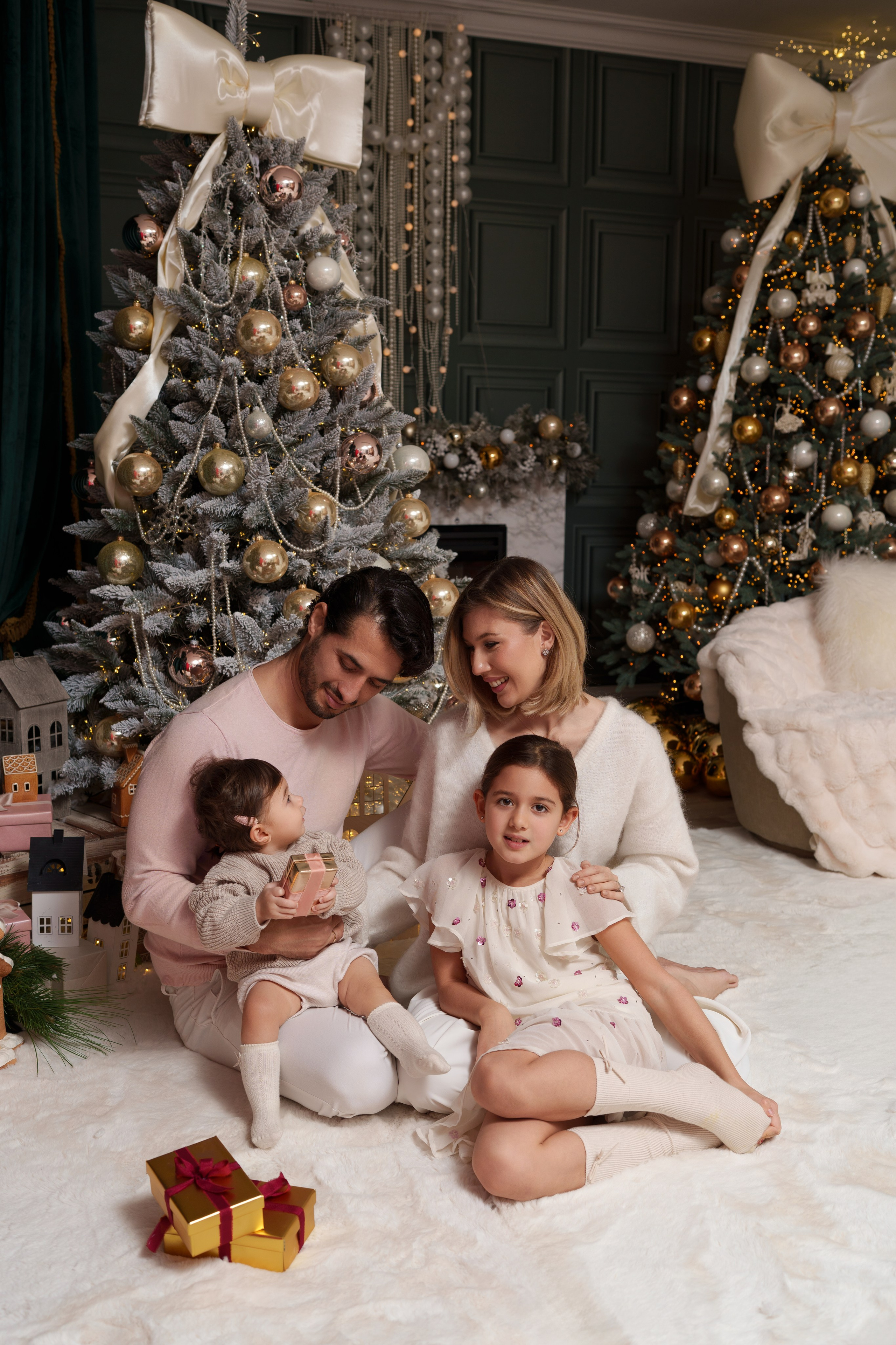 Weihnachtsfotoshootings. Anna, Fotografin aus Wien, Österreich. Ich fotografiere in folgenden Genres: Babybauch-, Familien-, Mode- und Weihnachtsfotografie