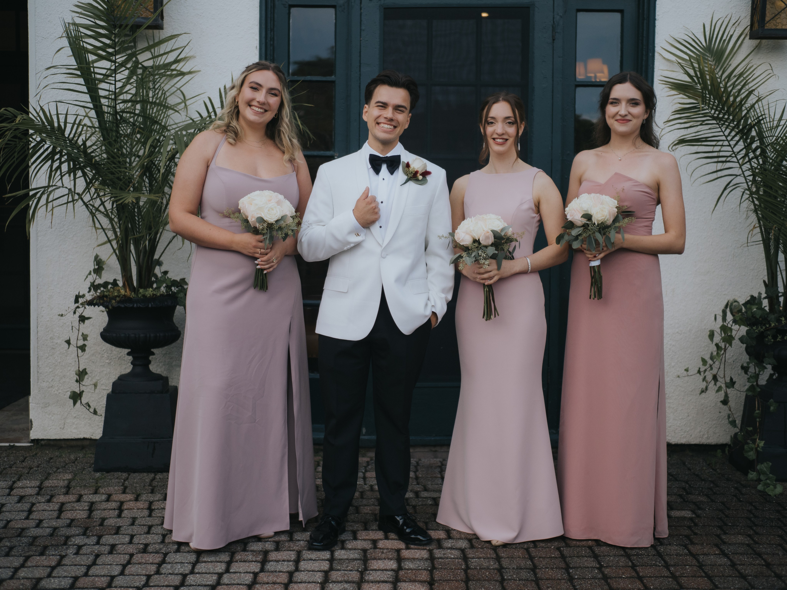 Wedding of Cassandra and Loïc in Beaconsfield, Montreal. Wedding and Family Photography Montreal Muriel Oe Photo