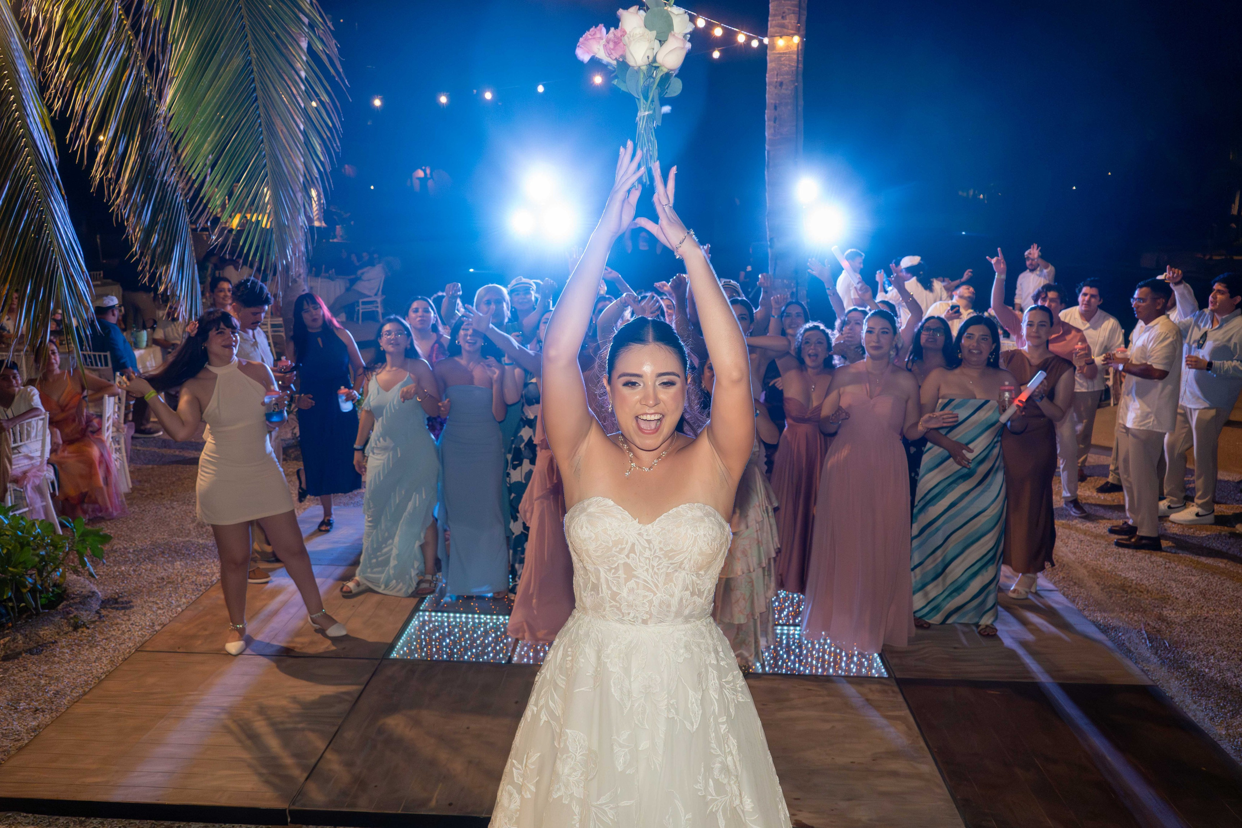 Wedding Photo Cancun. Alfredo Vazquez Wedding Films & Photography | Mexico & Destination Weddings