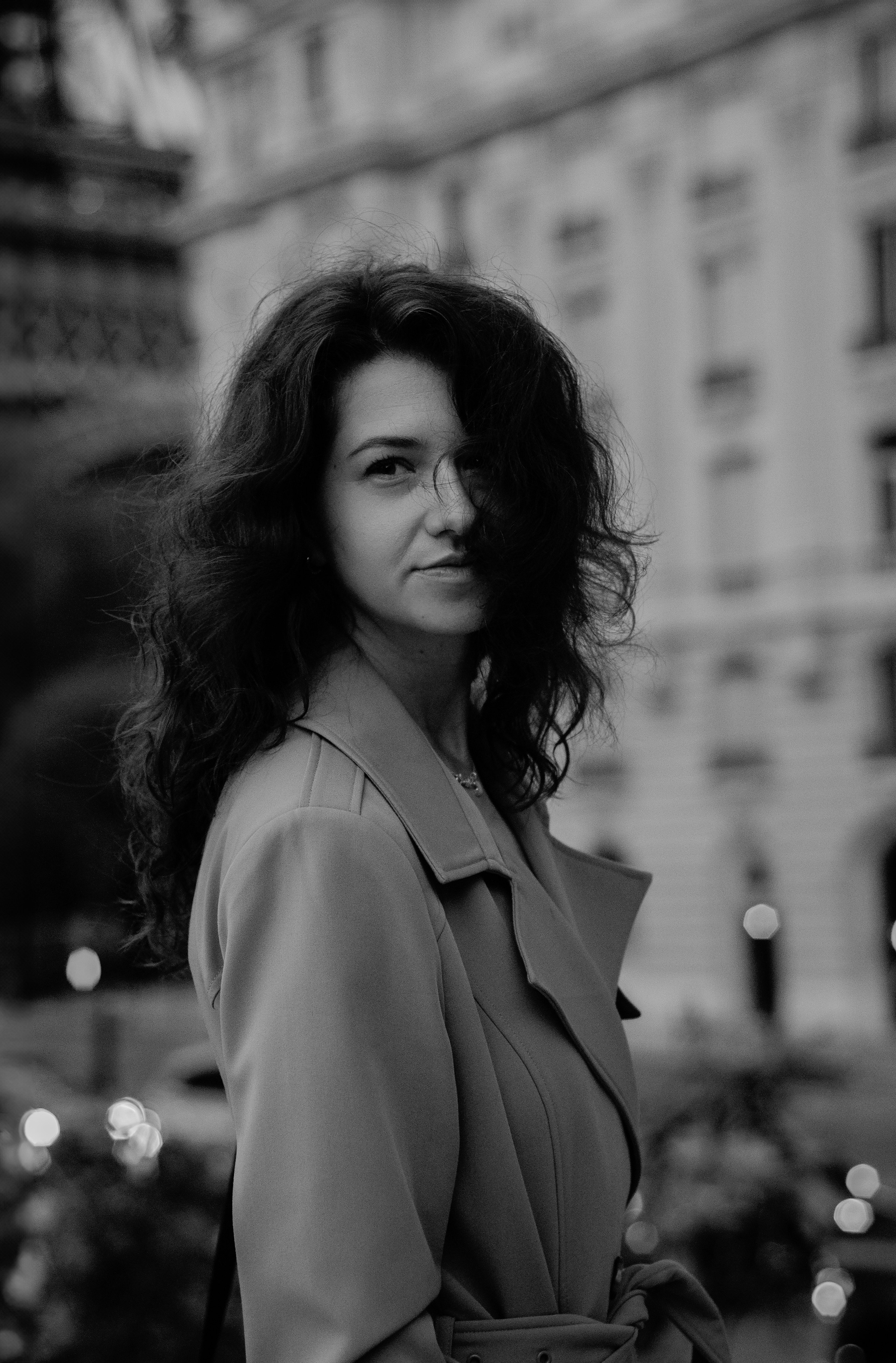 Rainy Paris Photoshoot. Paris photographer — Polina Osipova