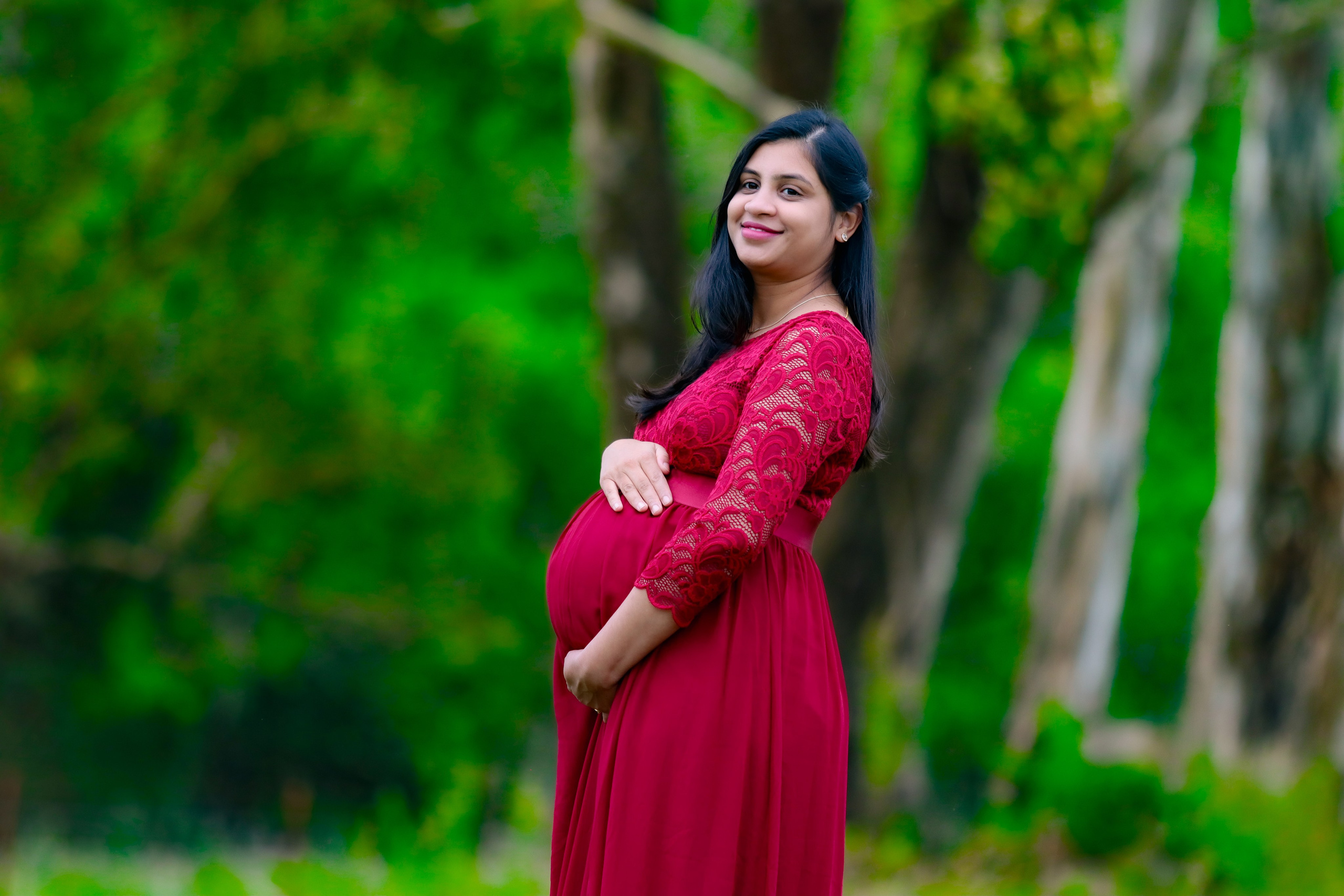 Maternity Shoot. MHCreative is family-oriented photographer based in SYDNEY