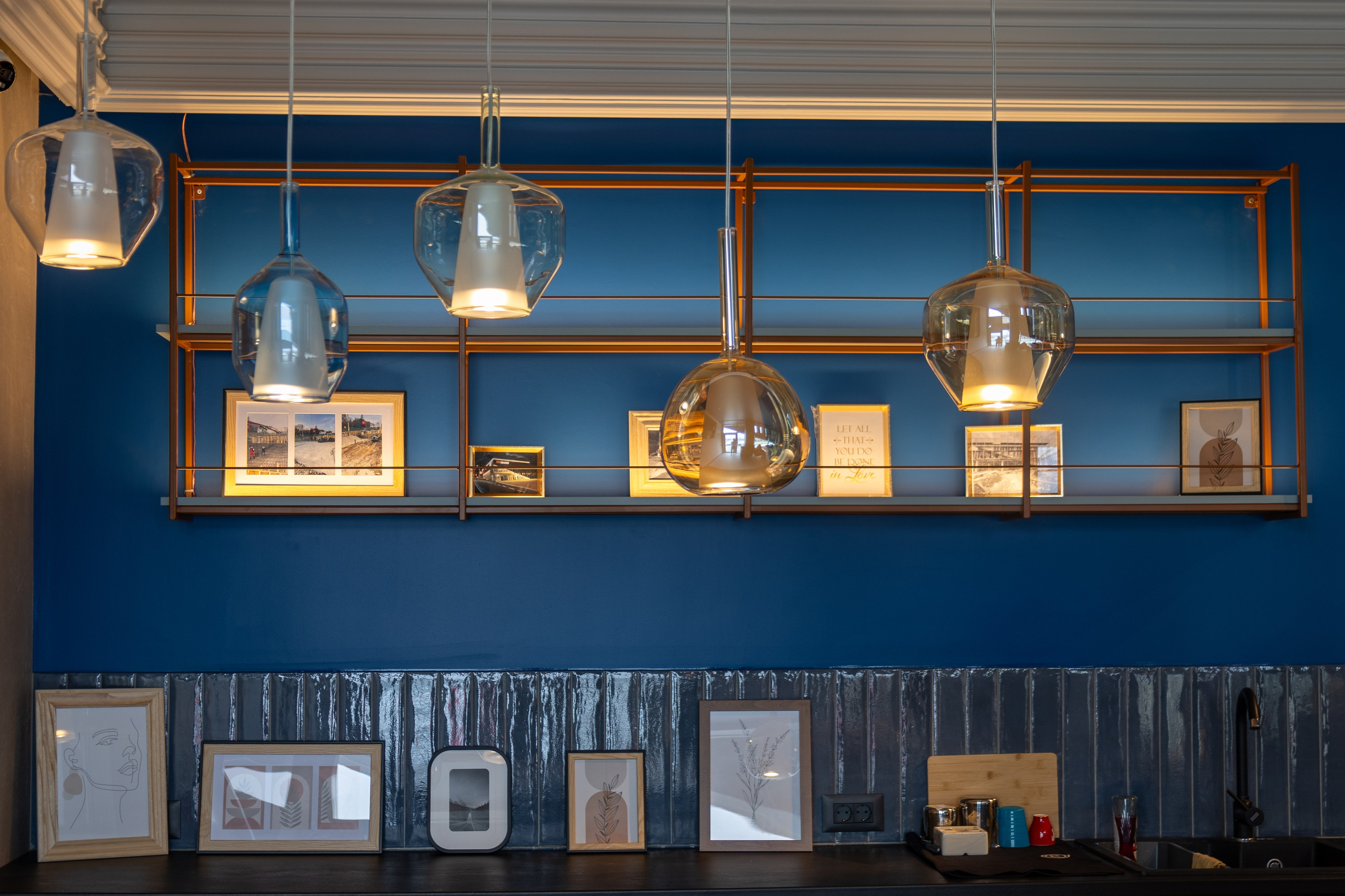 Cafenea “Monte Carlo” Buhuși. Fotograf. Lucrez cu oameni, produse și spații. Portret și fotografie creativă. Bacău, România. Lidia Savinoiu