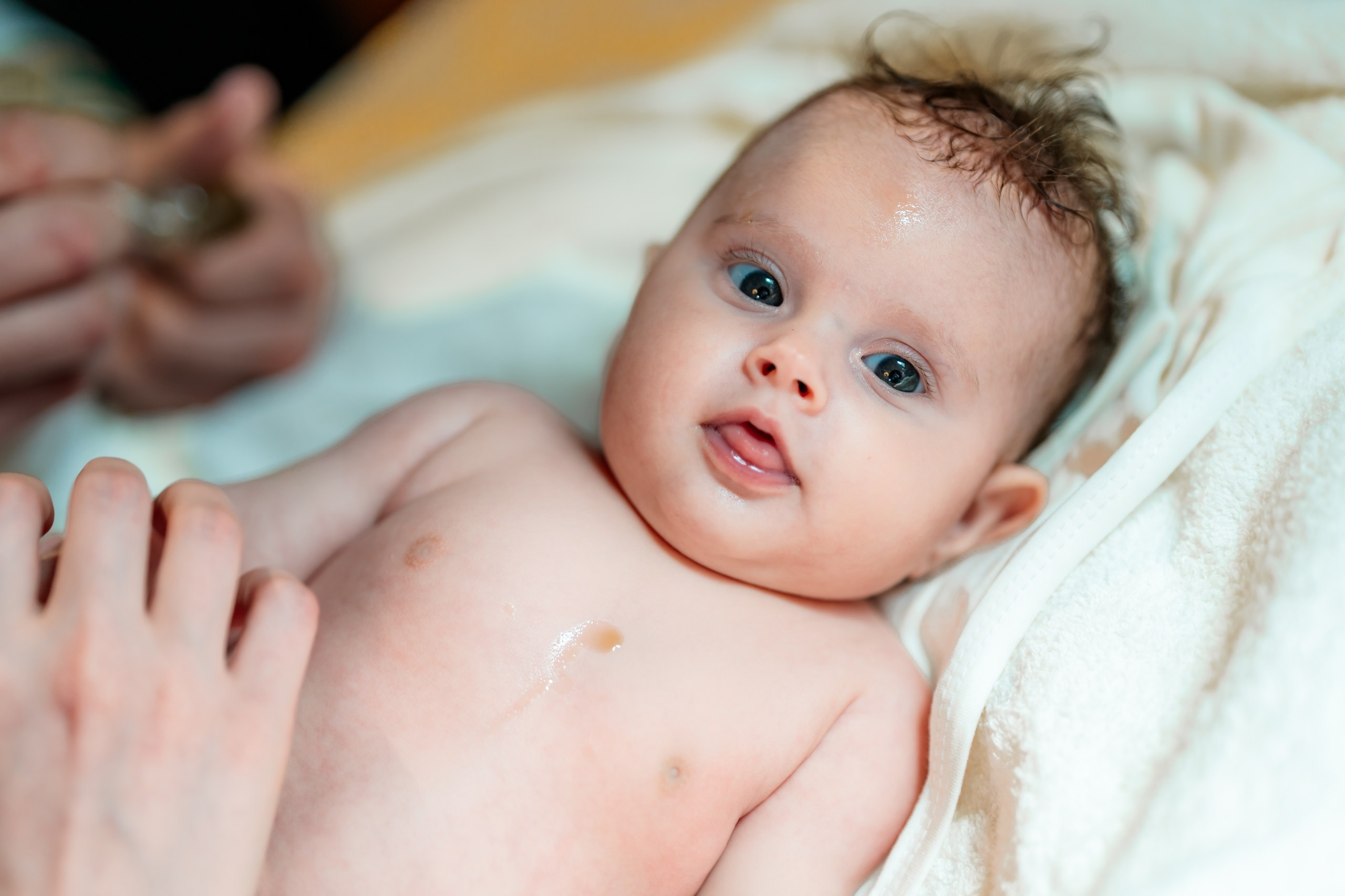 fotograf botez Miruna Parascheva, fotografie botez Botoșani, fotograf Alin Chirilă, amintiri botez, fotografii botez, botez Miruna Parascheva, fotograf copii, fotografie botez în Botoșani-alt="botez Miruna Parascheva, fotografie botez Alin Chirilă, amintiri botez, fotografii emoționante botez Botoșani"-- fotografii-botez-bebelus- amintiri-botez-micuț- moment-sfânt-crestinare- fotografie-emotionanta-botez- detalii-botez-bebelusi- parinti-fericiti-la-botez- fotograf-botez-profesionist- botez-in-biserica-ortodoxa- micuț-botezat-cu-emoție- zâmbete-și-lacrimi-la-botez- bebeluș-la-cristelniță- decor-botez-colorat- botez-cu-dragoste-și-credință- emotie-pura-la-botez- fotograf-botez-botosani- botez-iasi-suceava-fotograf- amintiri-nepretuite-botez