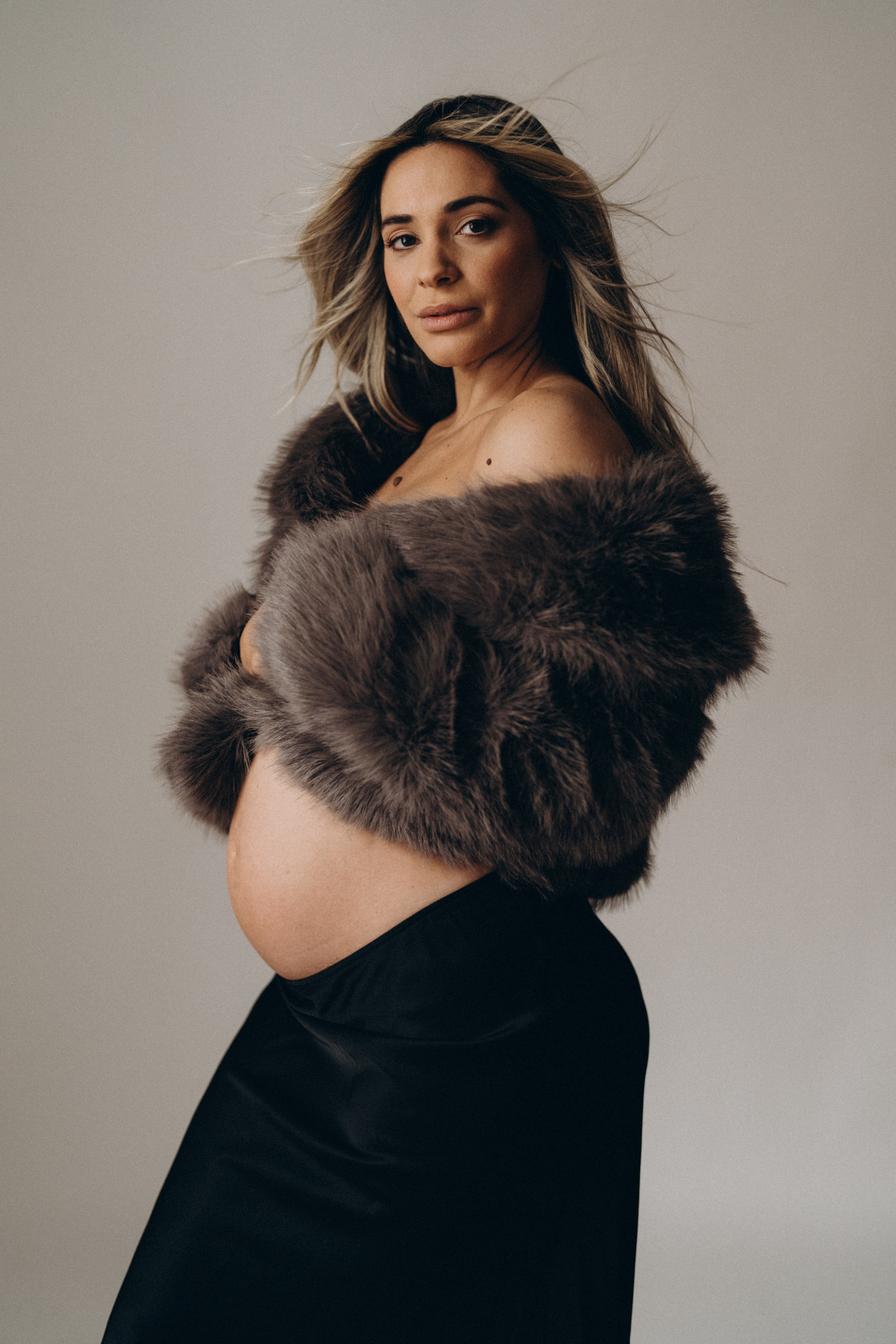 Anastasia. Modern maternity photographer in Long Island New York