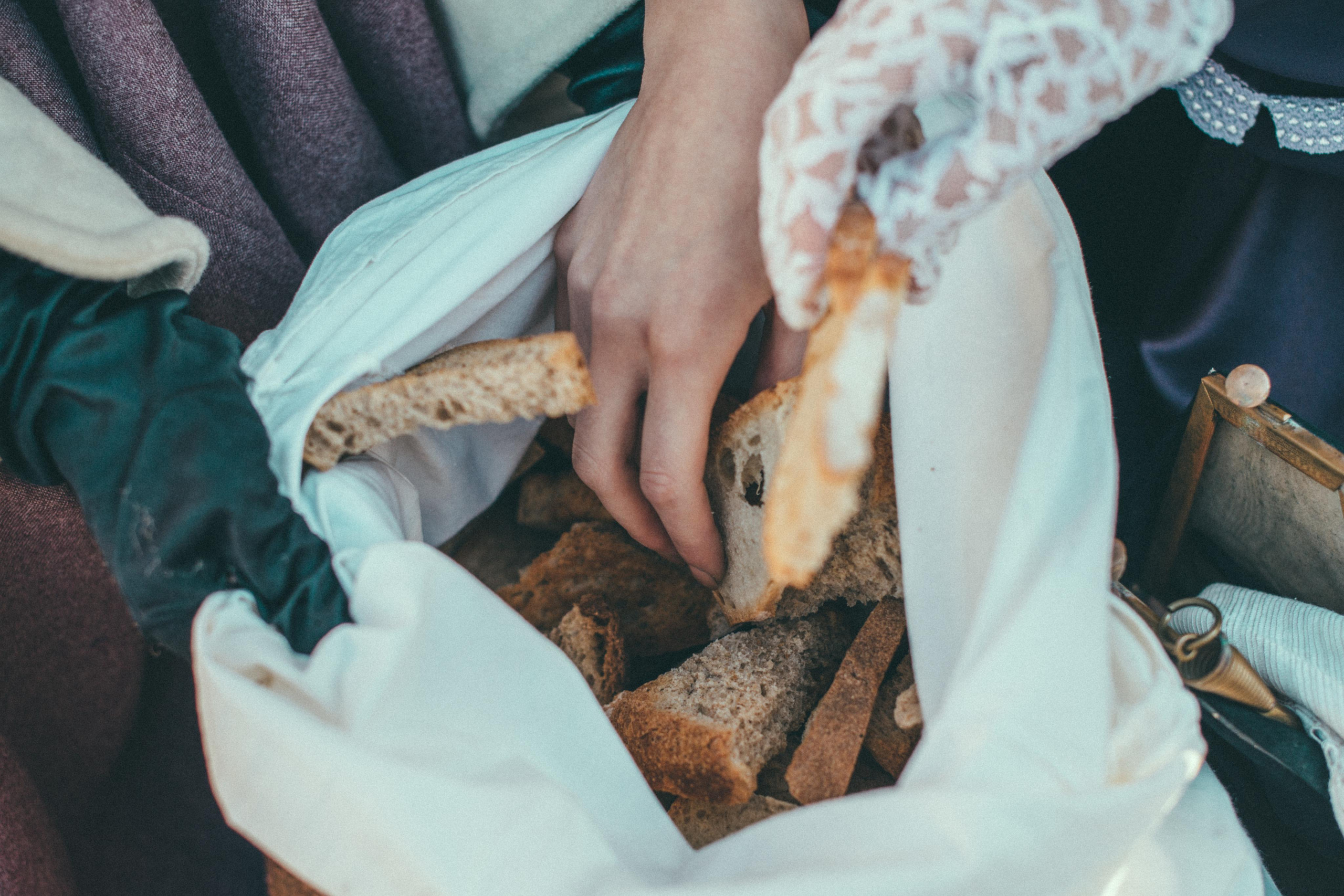 Творческий проект в Стамбуле: «Русские эмигранты. Связь времён». Лайфстайл фотограф в Стамбуле Анатолий. Фотосессии на крышах с чайками