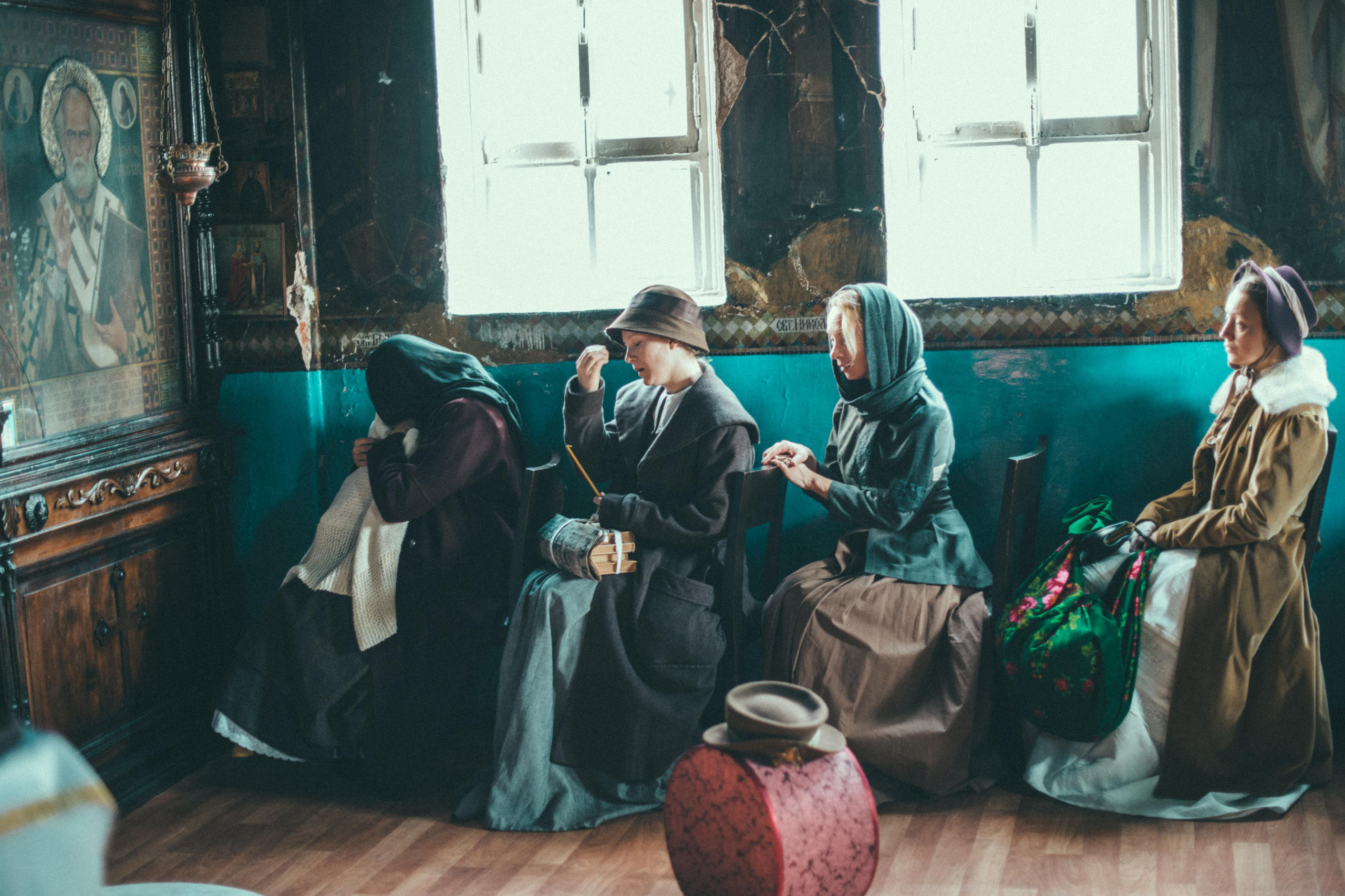 Творческий проект в Стамбуле: «Русские эмигранты. Связь времён». Лайфстайл фотограф в Стамбуле Анатолий. Фотосессии на крышах с чайками