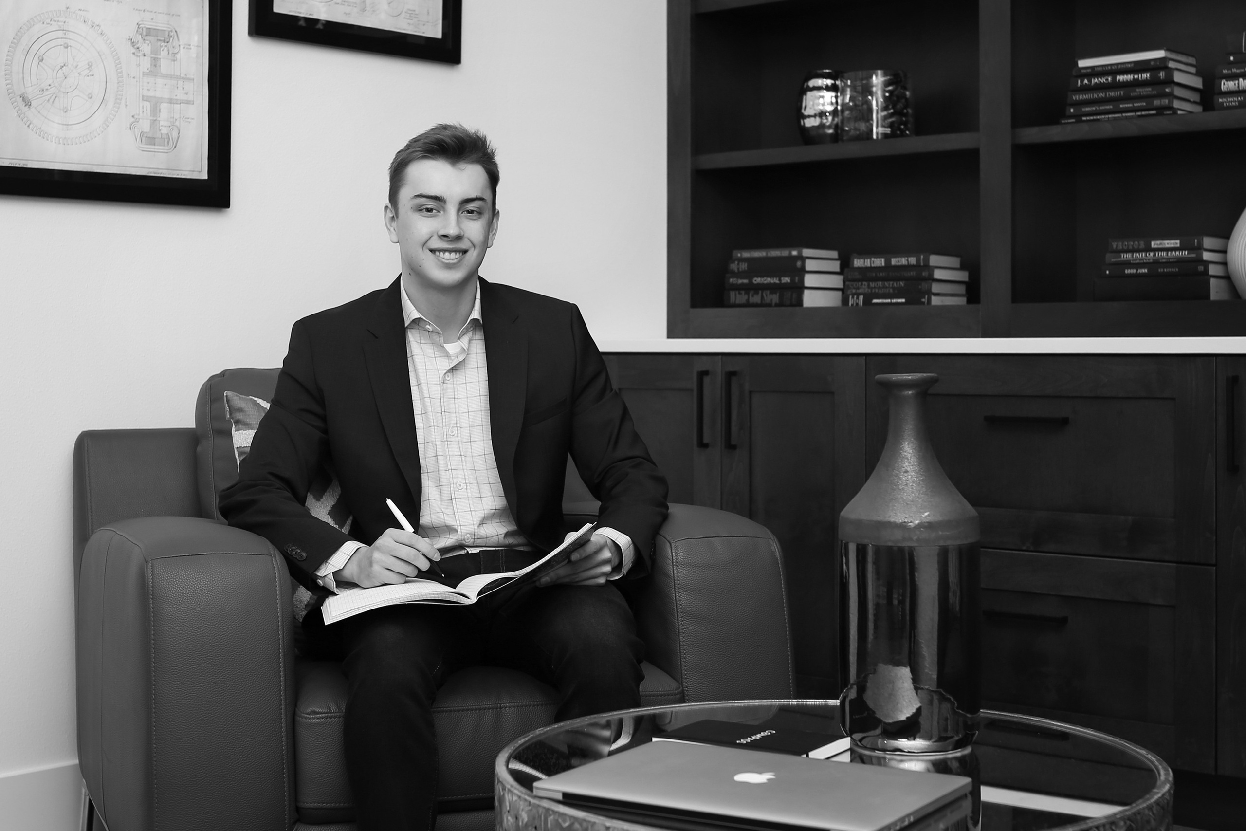 Real Estate Agents. YuAnna studio. Family & Kids Photographer in Seattle area, located in