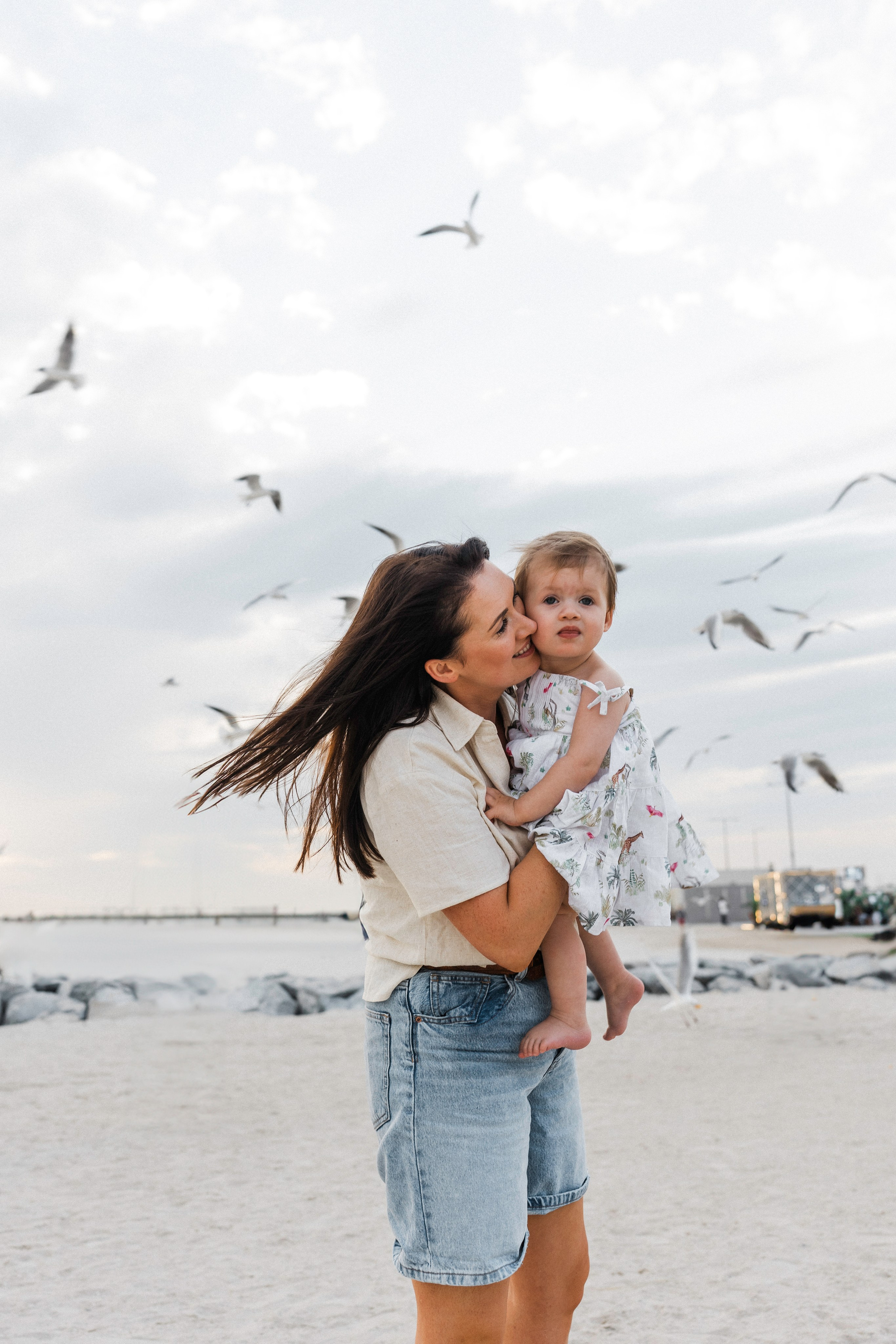 Seagulls and first birthday. Professional Photographer Abu Dhabi, Dubai — Yulia Ismoilova | 2025