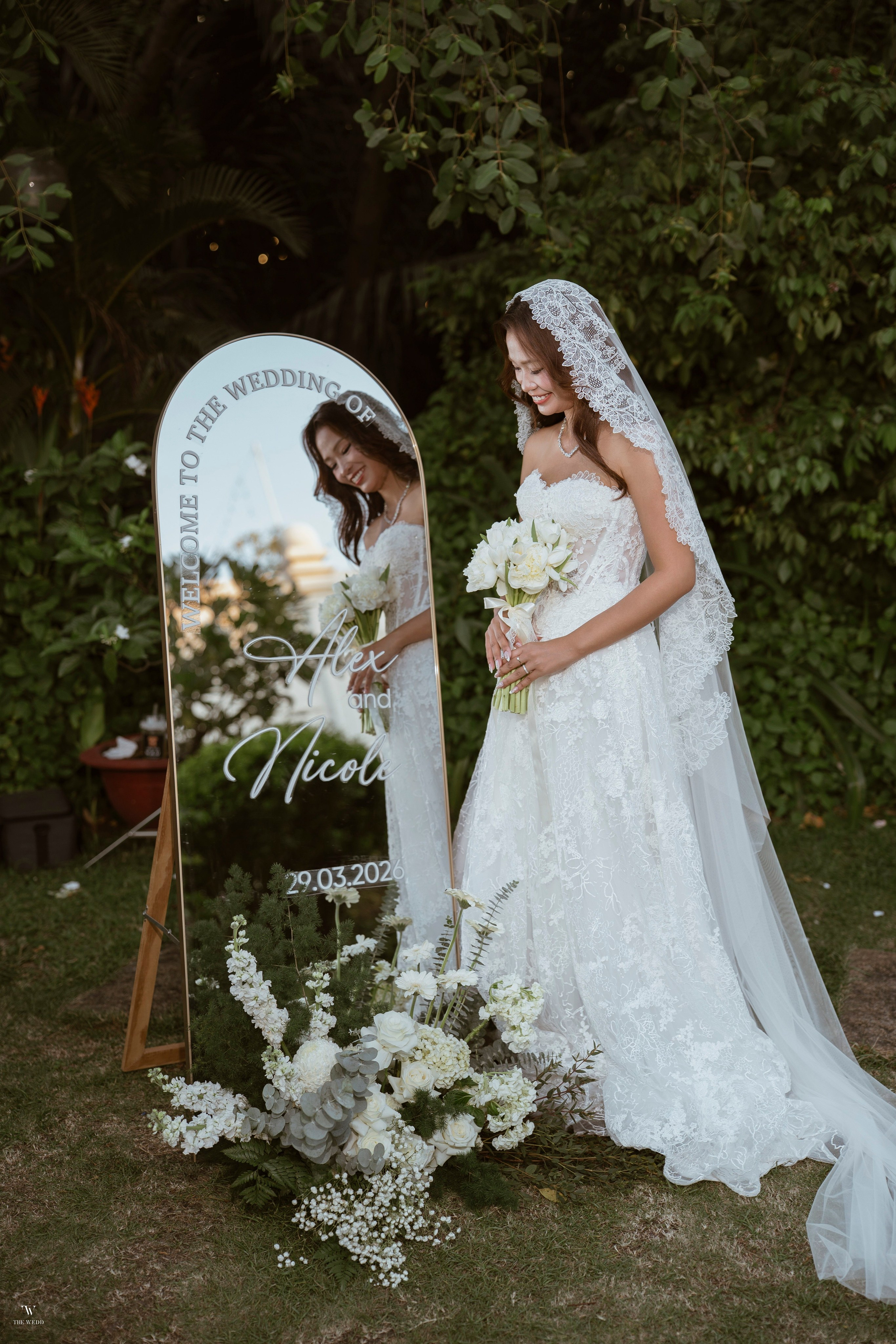 ALEX & NICOLE. WEDDING PHOTOGRAPHER IN VIETNAM