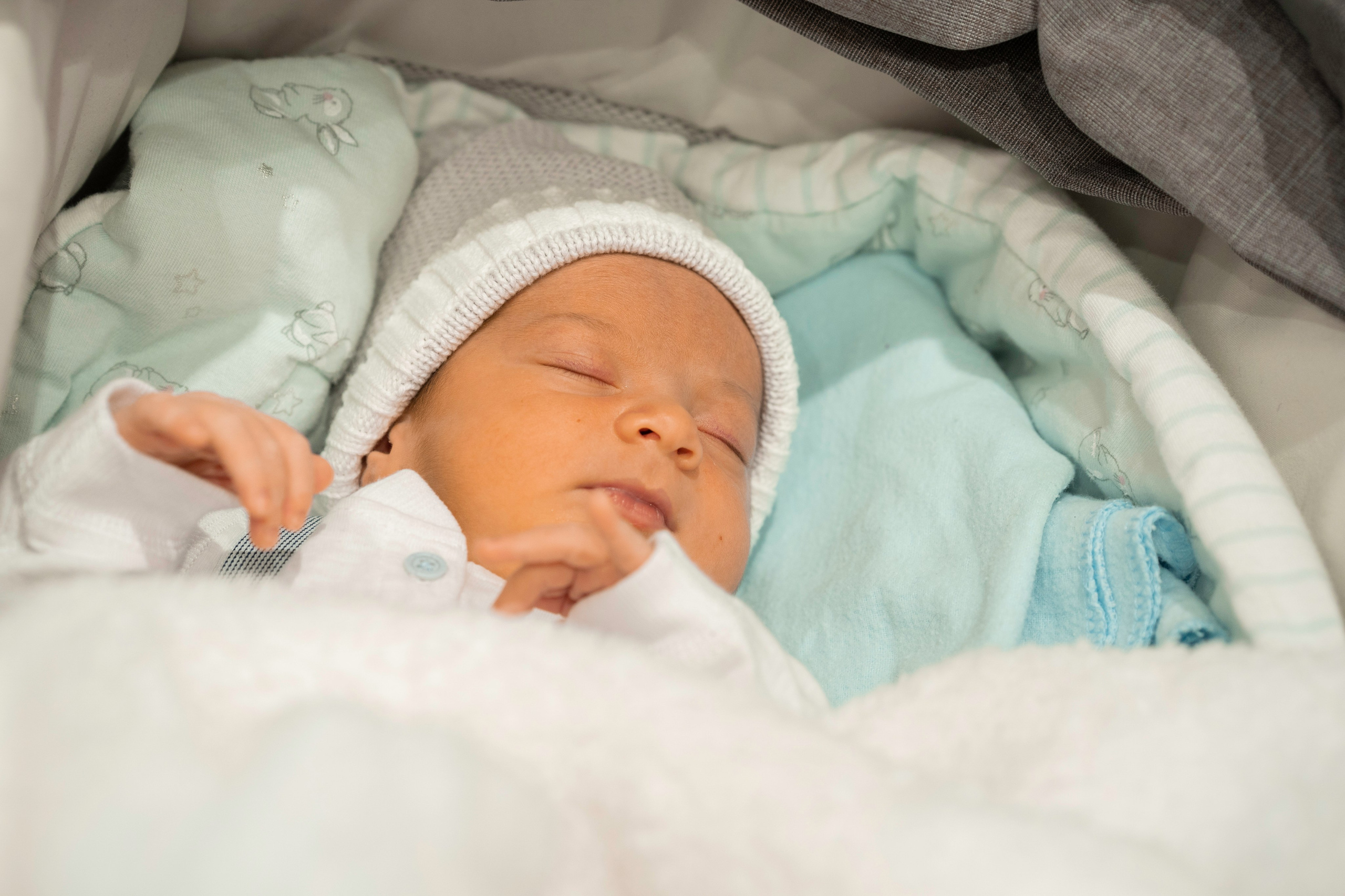 הברית של יוסף וחנה. יוסף מזרחי צילום חתונה, ברית וזוגיות. צלם מקצועי שאוהב להוציא אתכם הכי יפים ברגעים הכי מרגשים