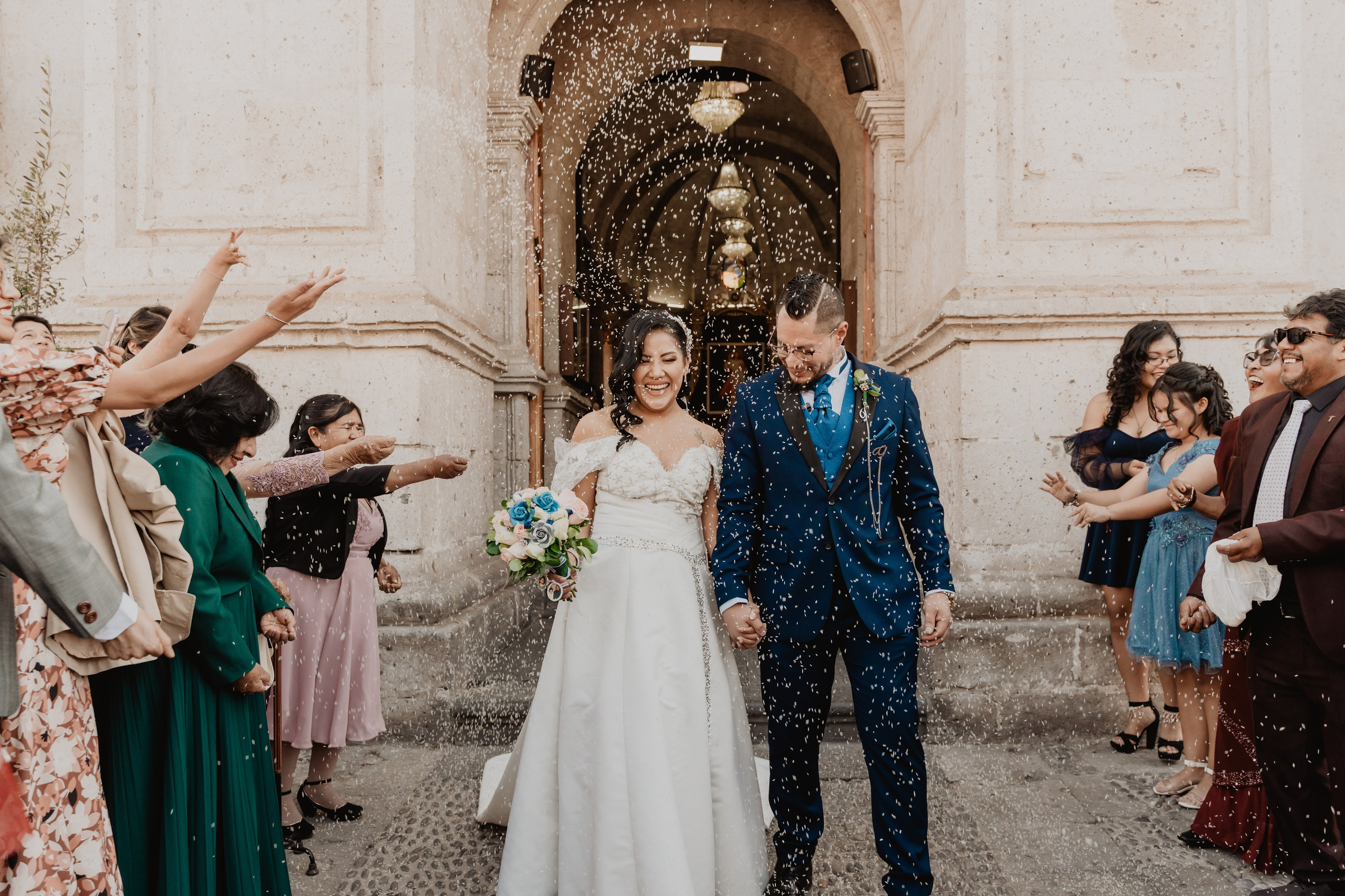GABRIELA + JORGE | BODA CIVIL RELIGIOSA. Studio KVTA | Fotografía y Video de Bodas en Arequipa