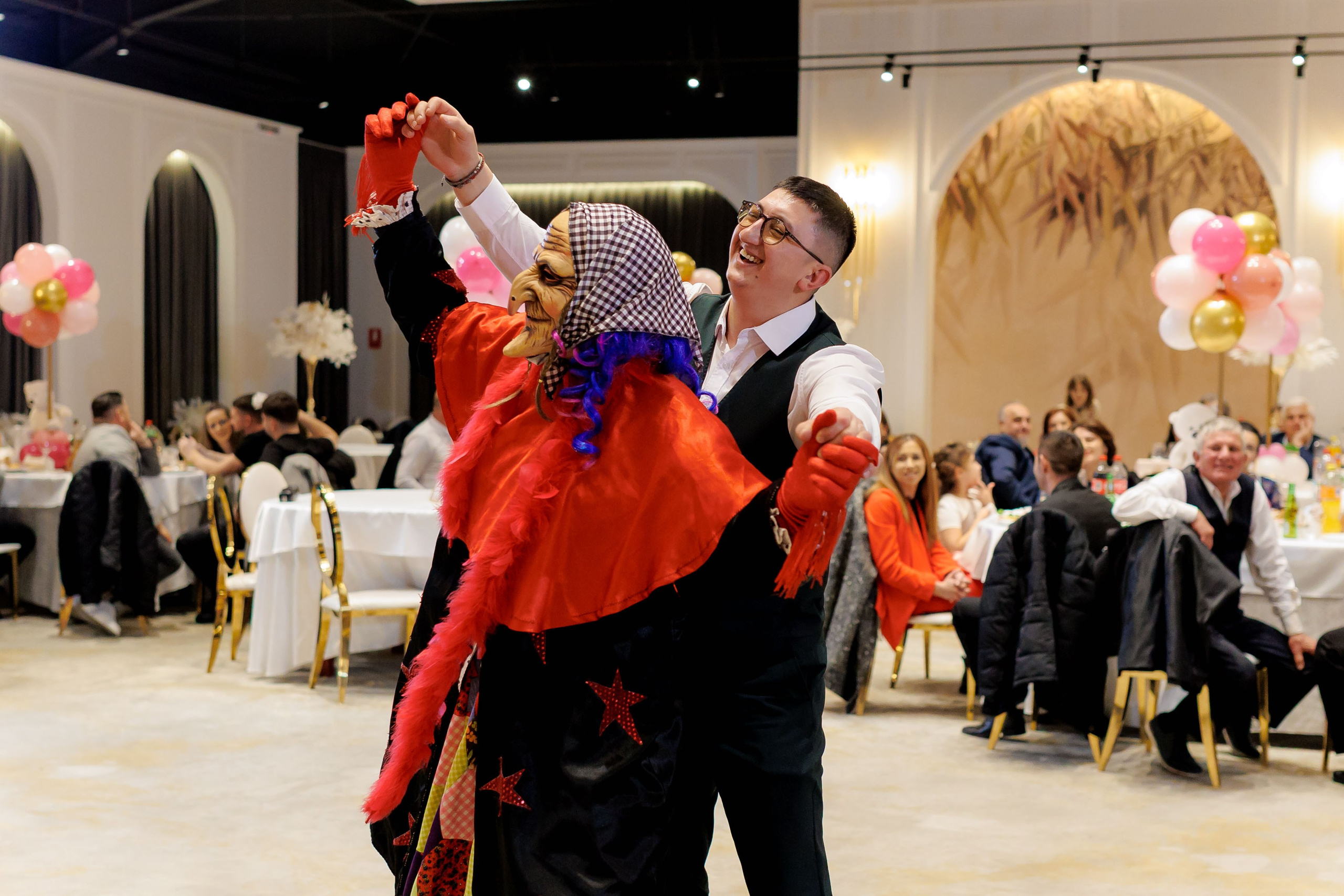 Povestea voastră, regizată de noi |Cristi Turculet Videograf Nuntă Suceava | wedding highlight. Servicii foto-video profesionale, pentru momente de neuitat