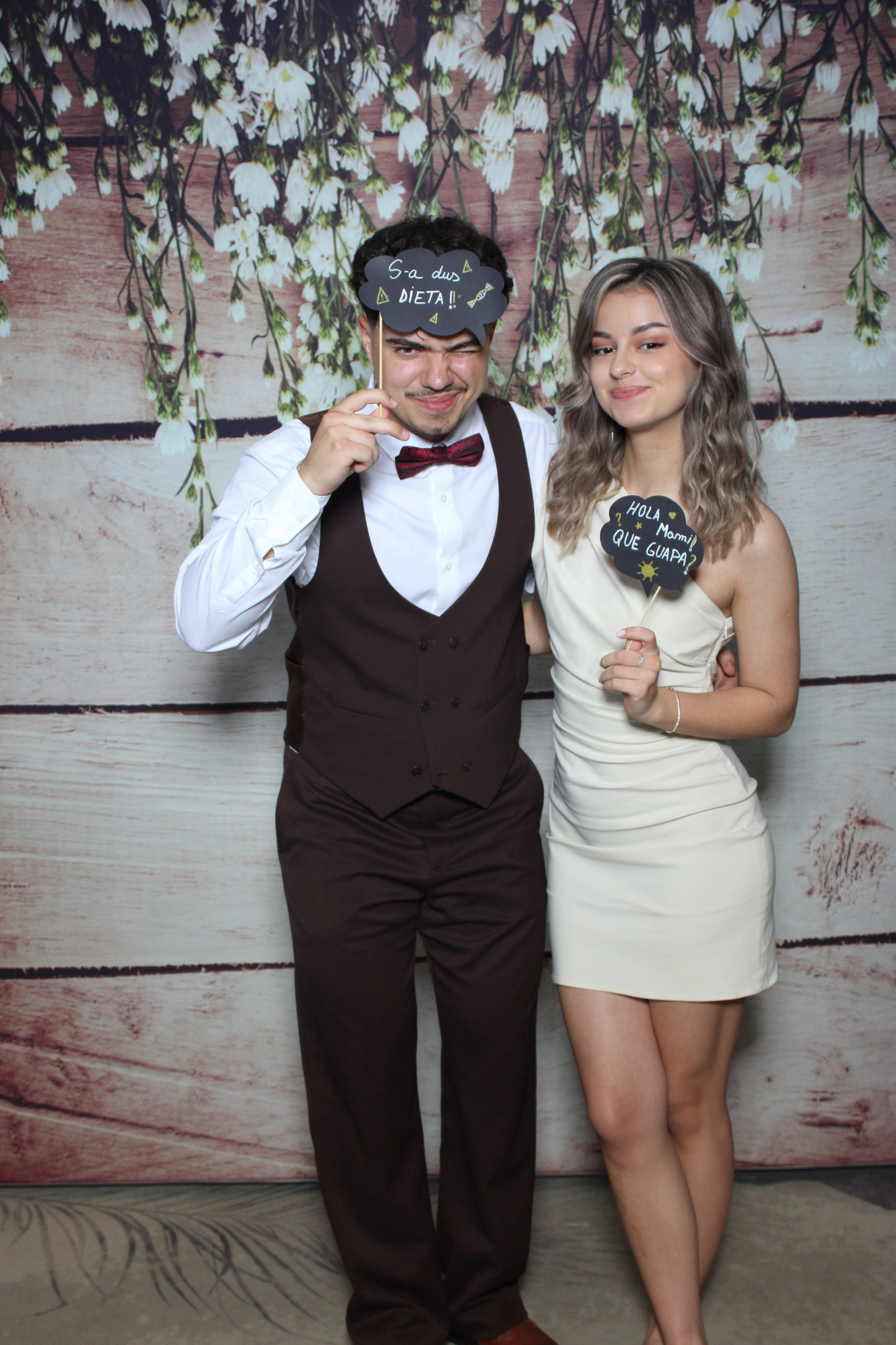 Nunta Denisa & Daniel – Zâmbete și distracție cu Oglinda Amintirilor Suceava