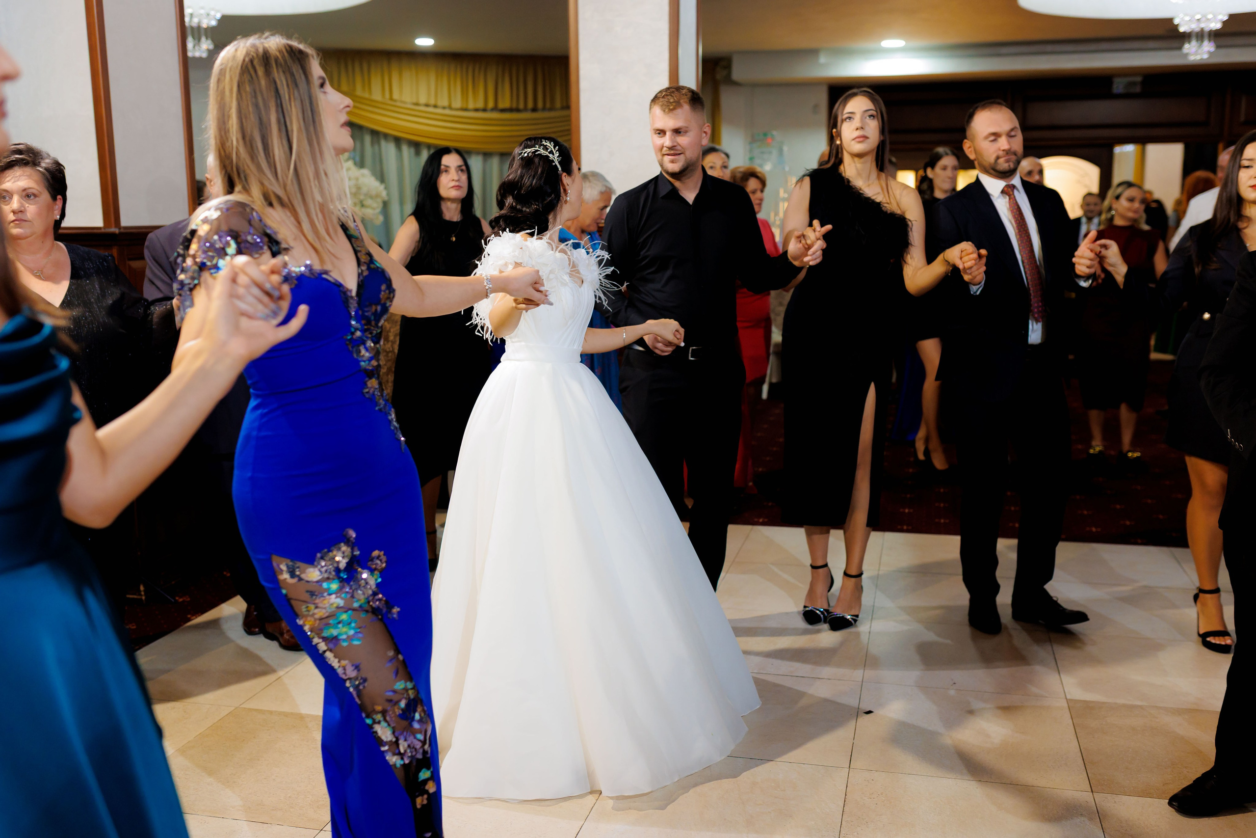 Loredana & Emilian – Ziua Nunții | Videografie - fotografie Botez Suceava, Iași, Botoșani. Servicii foto-video profesionale, pentru momente de neuitat