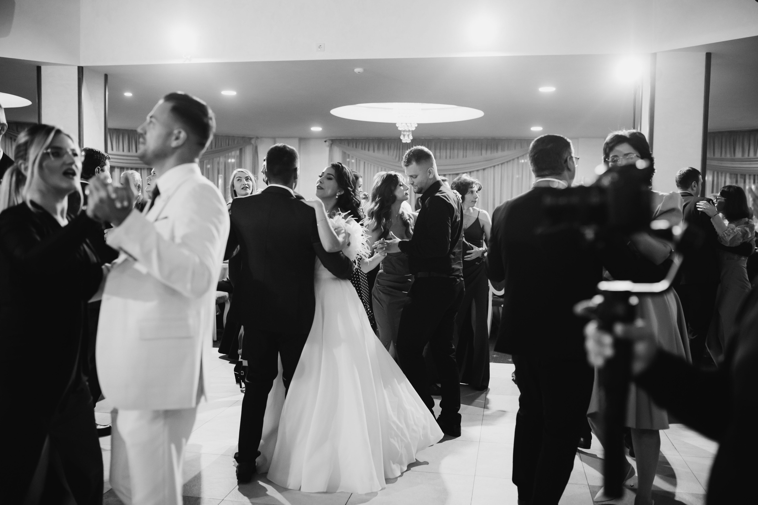 Loredana & Emilian – Ziua Nunții | Videografie - fotografie Botez Suceava, Iași, Botoșani. Servicii foto-video profesionale, pentru momente de neuitat
