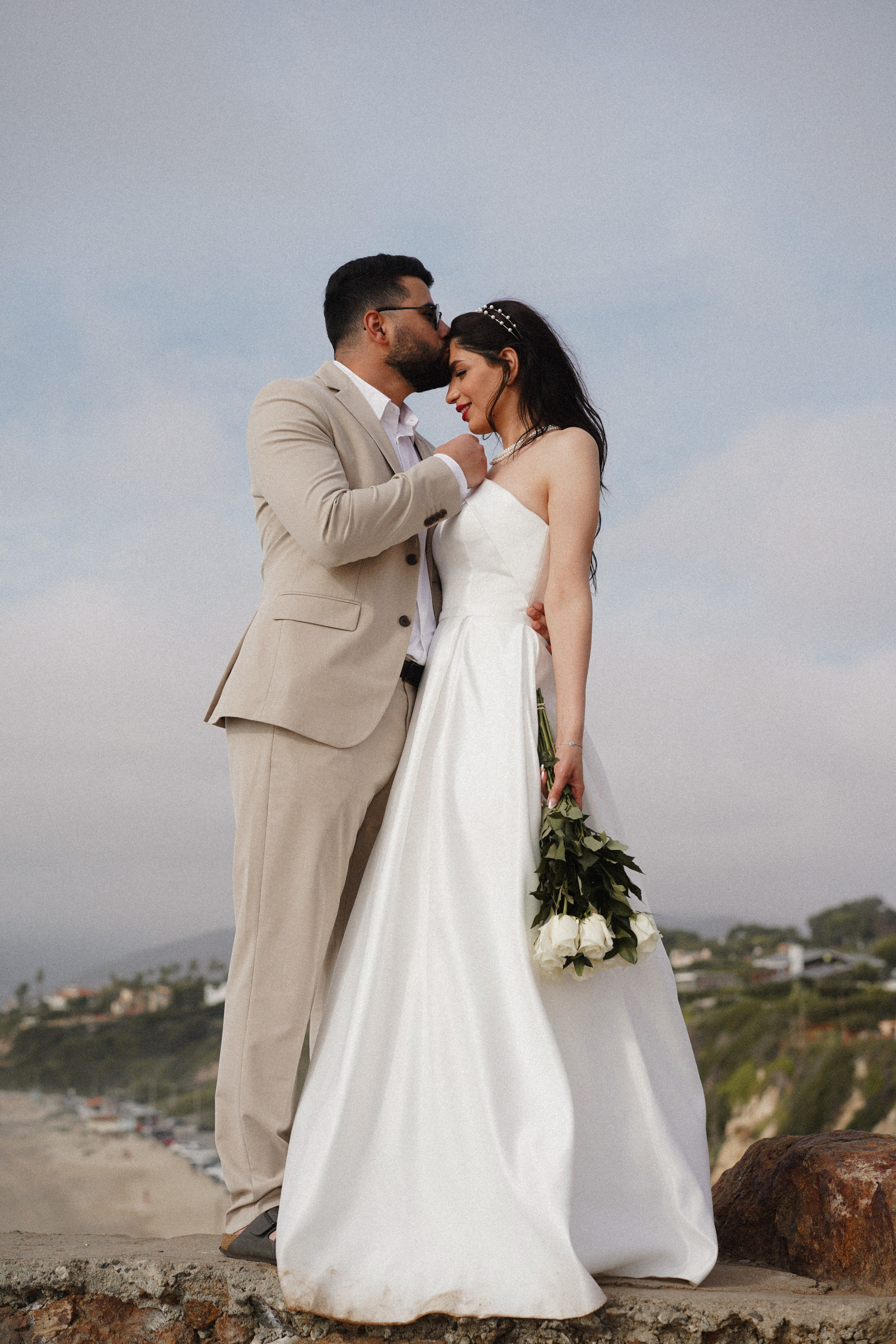 Love story photoshoot. Engagement photoshoot. Couple photoshoot. Malibu. Family photoshoot, Get away photoshoot in California. Beautiful love story photoshoot.